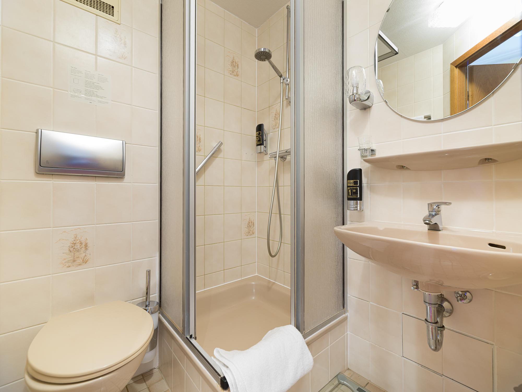 Standard Einzelzimmer Badezimmer
