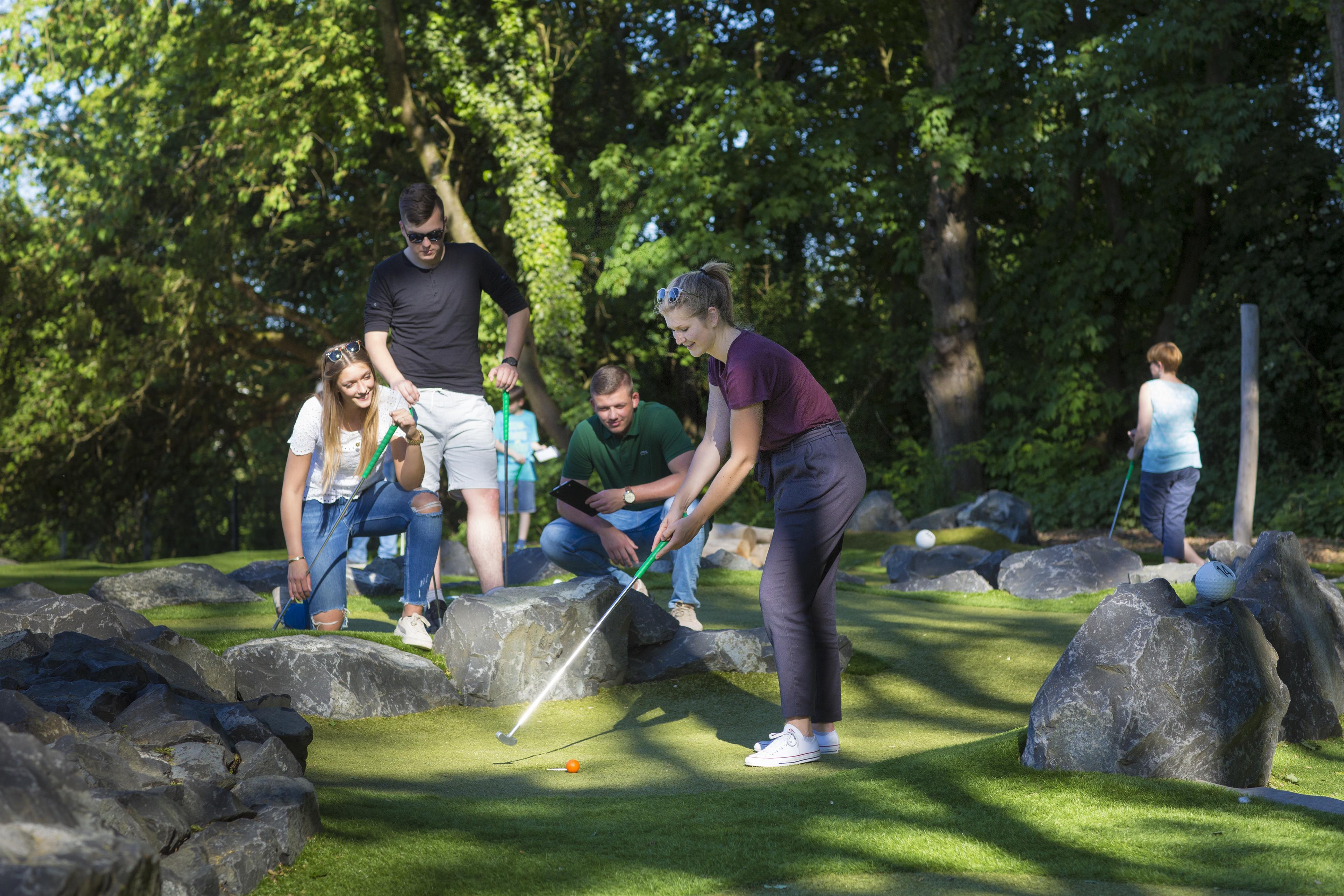 AdventureGolf Koblenz, Festung Ehrenbreitsein