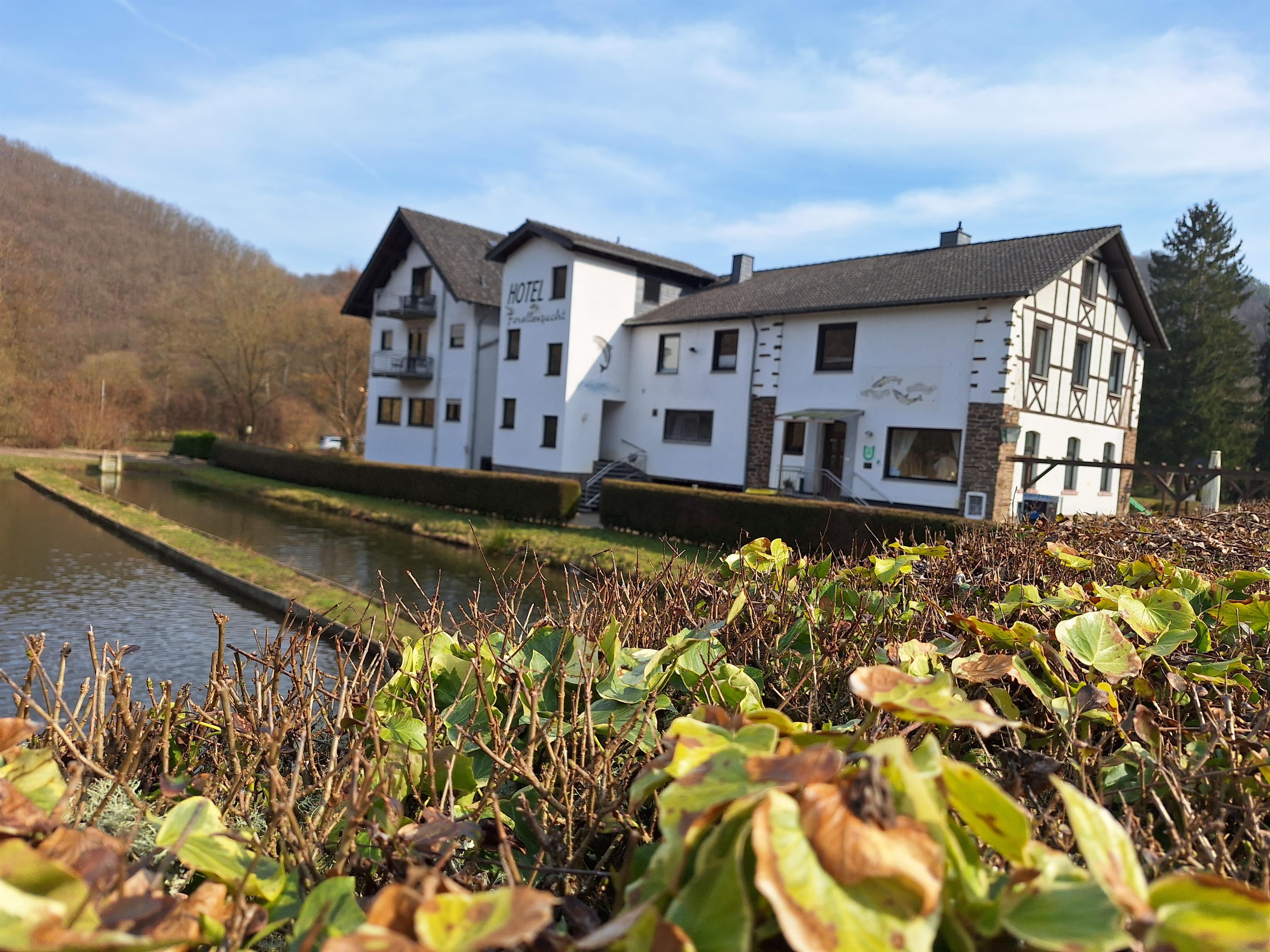 Außenansicht_Hotel Forllenzucht