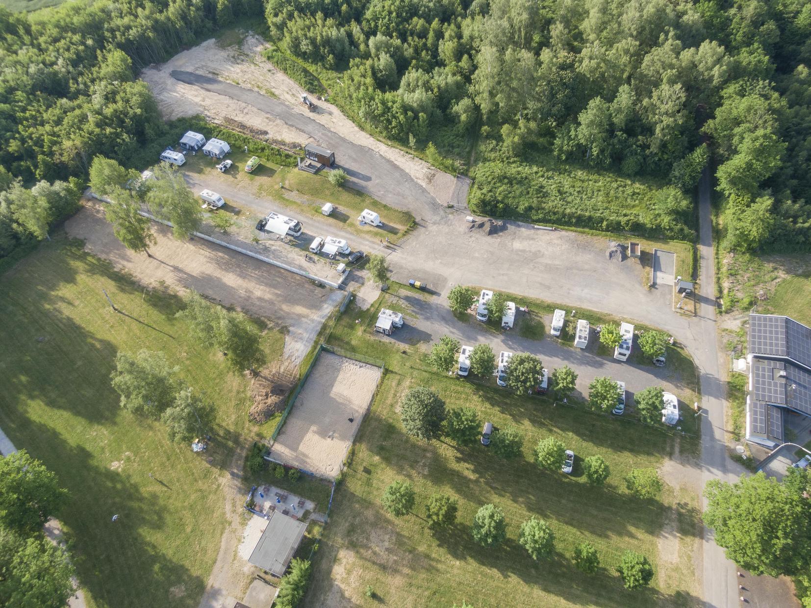 Platz für ca. 12 Wohnmobile