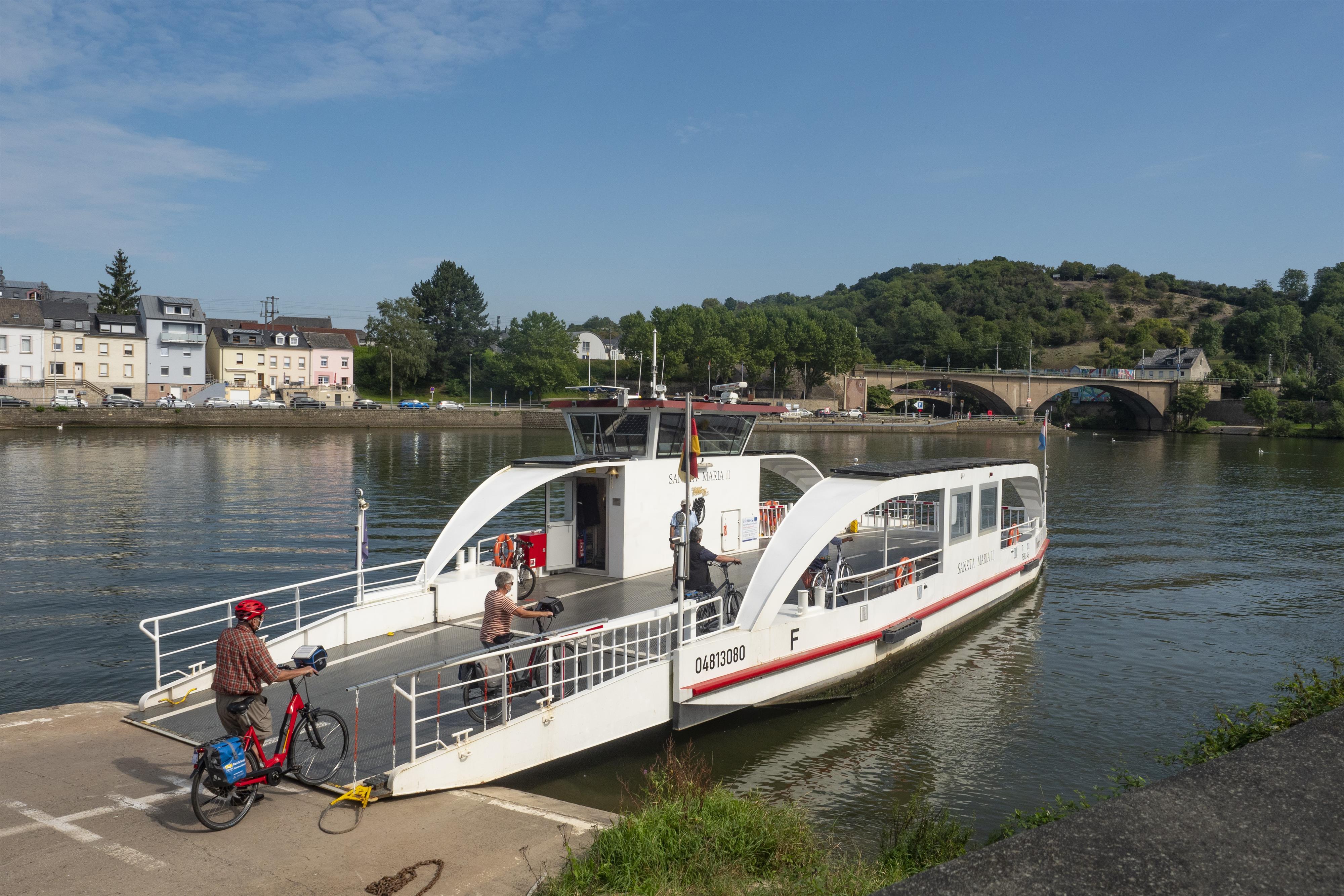 Moselfähre Sankta Maria in Oberbillig