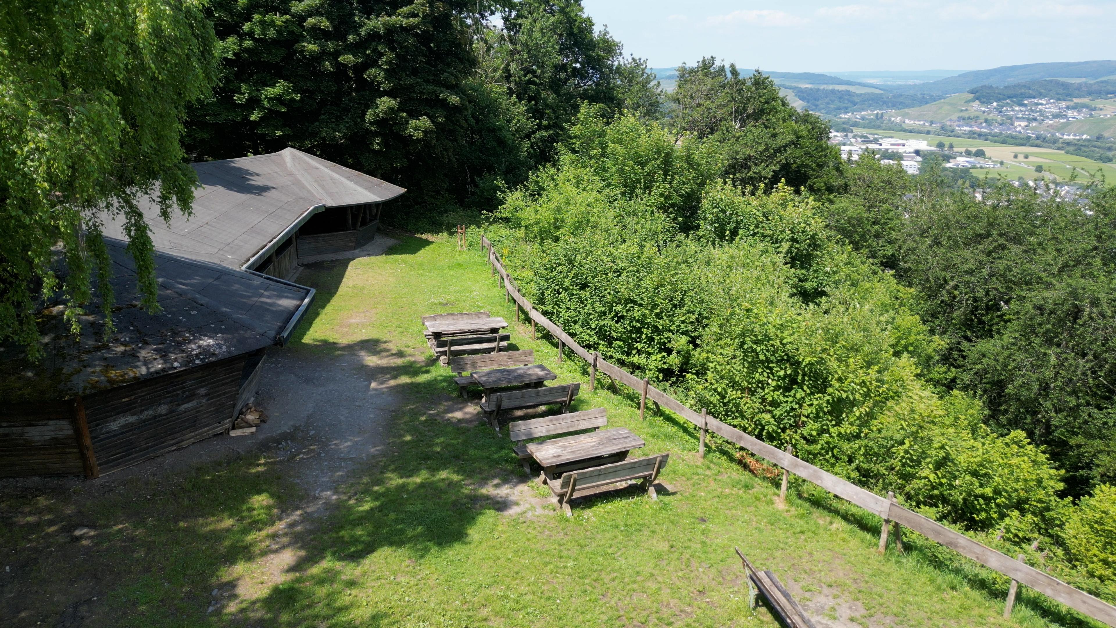 Andeler Schutzhütte Sitzmöglichkeiten