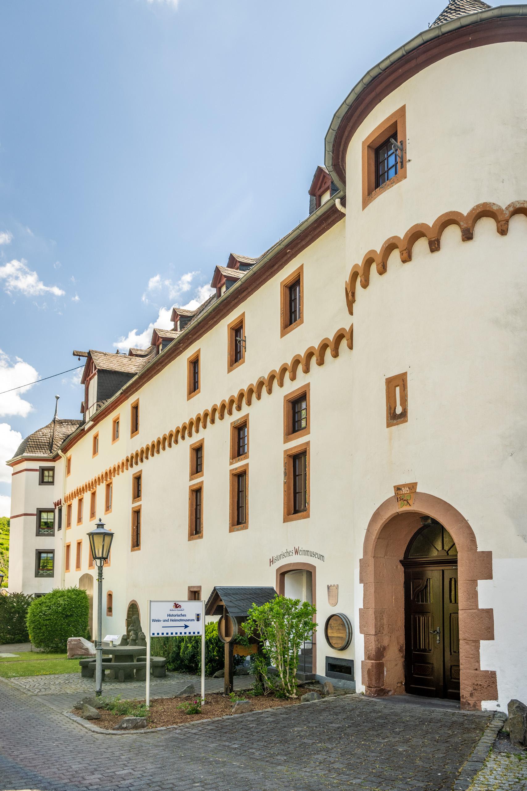 Schloss von der Leyen_Außenansicht_1
