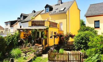 Unser Haus mit Garten