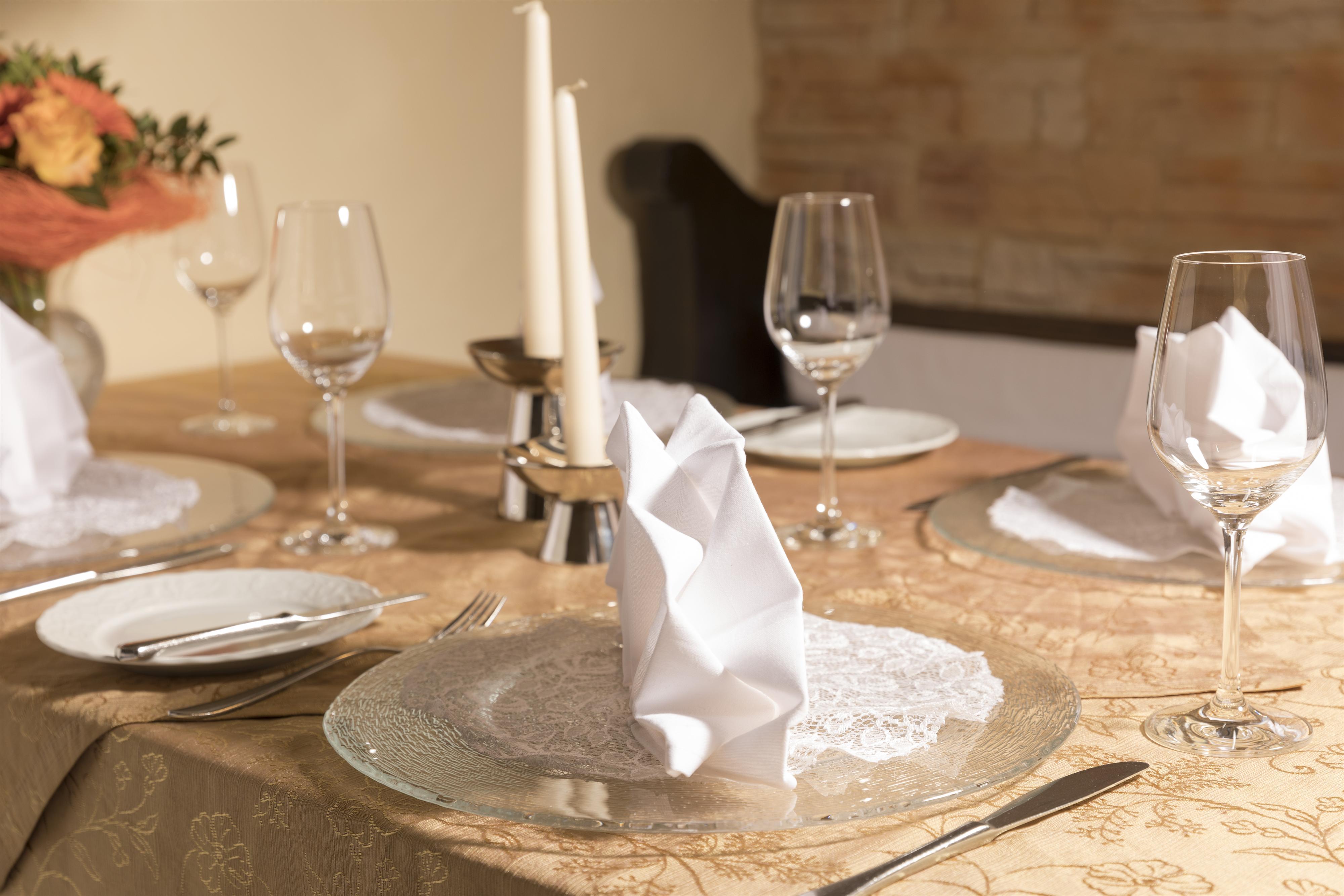 Gedeckter Tisch Rotisserie Royale