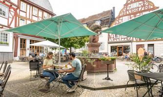 Genießen mit Blick auf die gute Stube von Diez