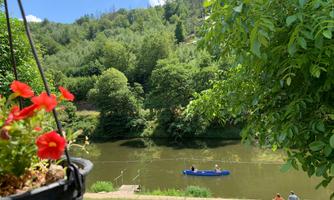 Blick auf die Lahn von der Terasse aus