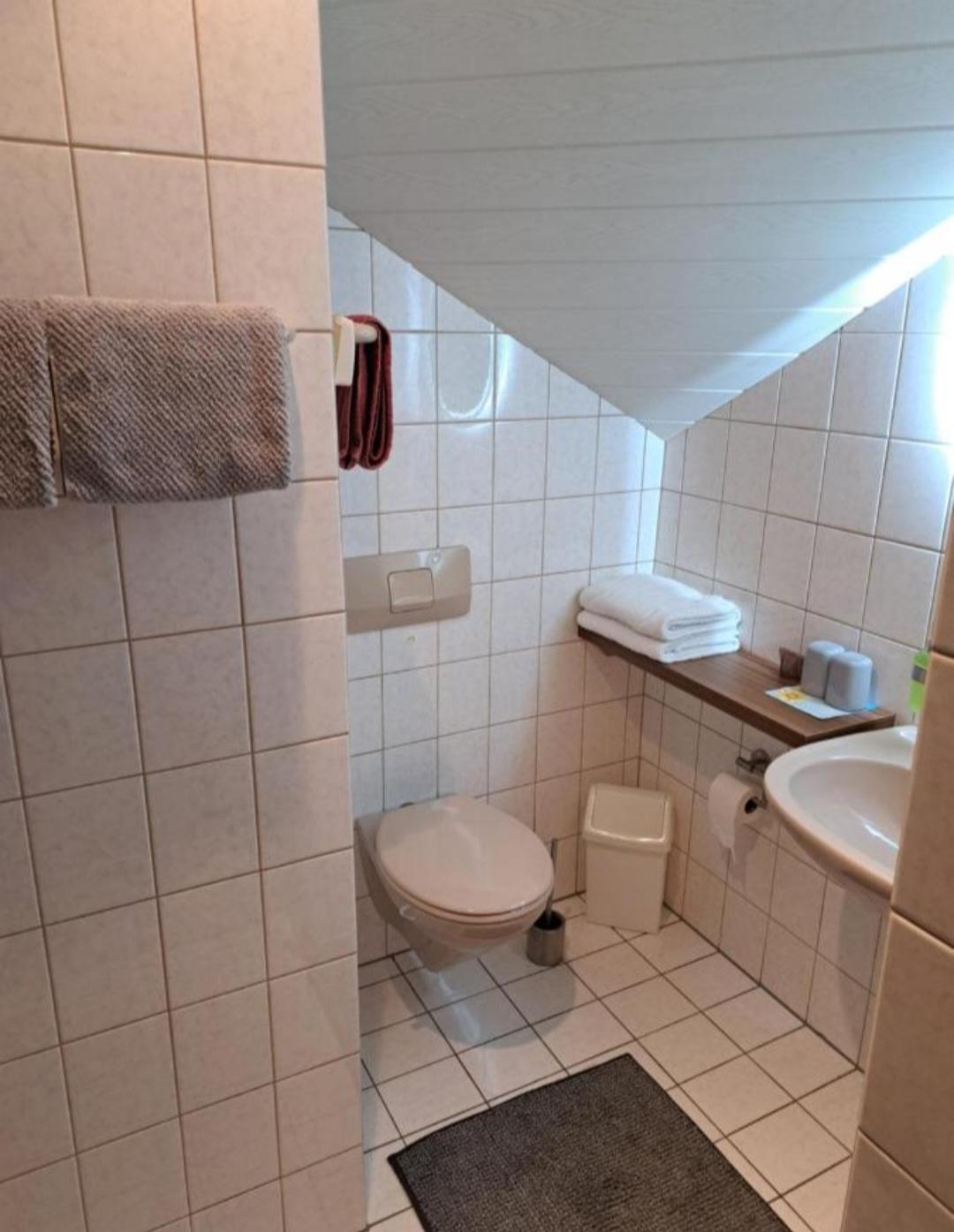 Bad Zimmer1