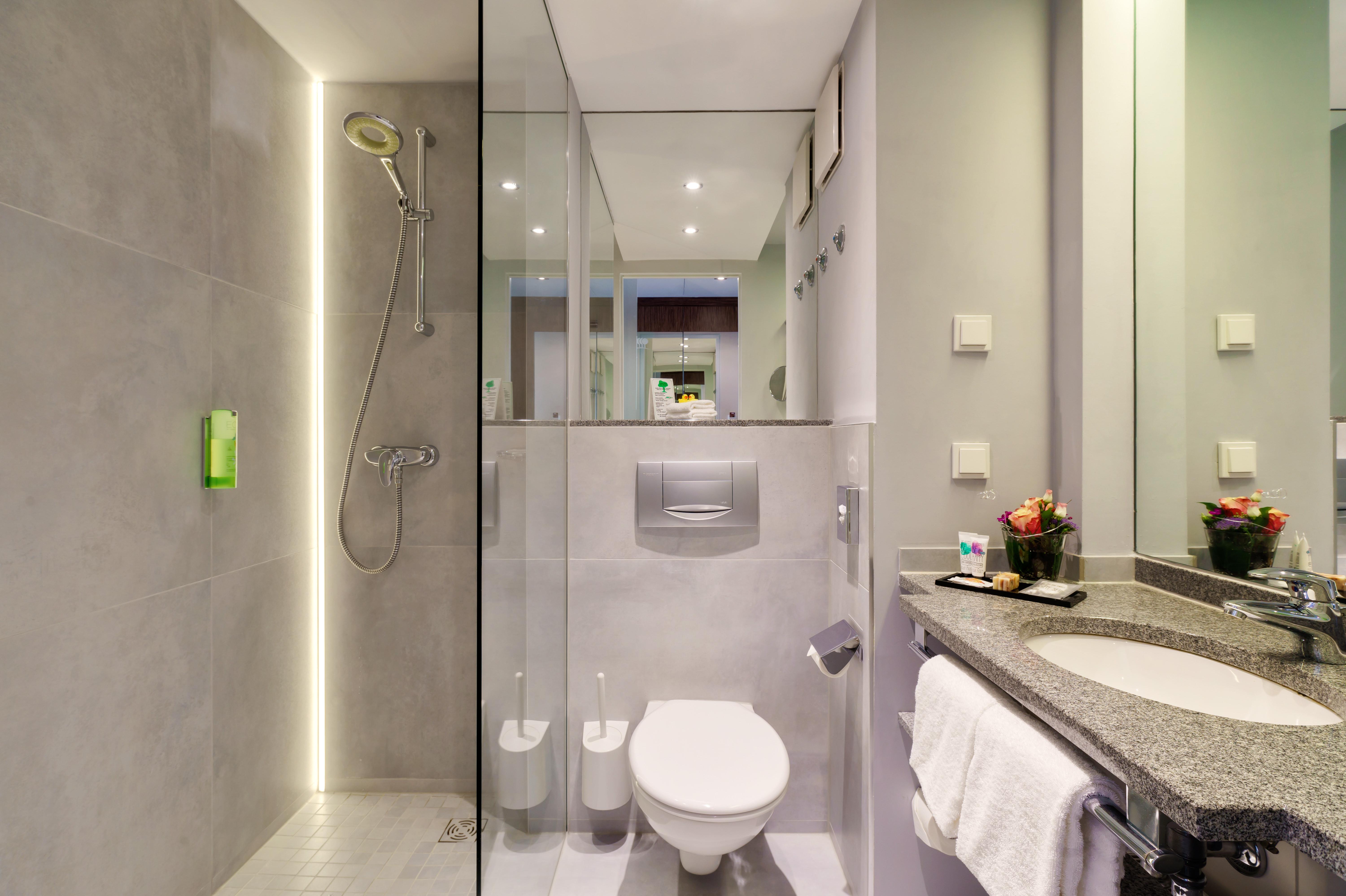 07 Comfort_Superior_Executive_Bathroom with Shower