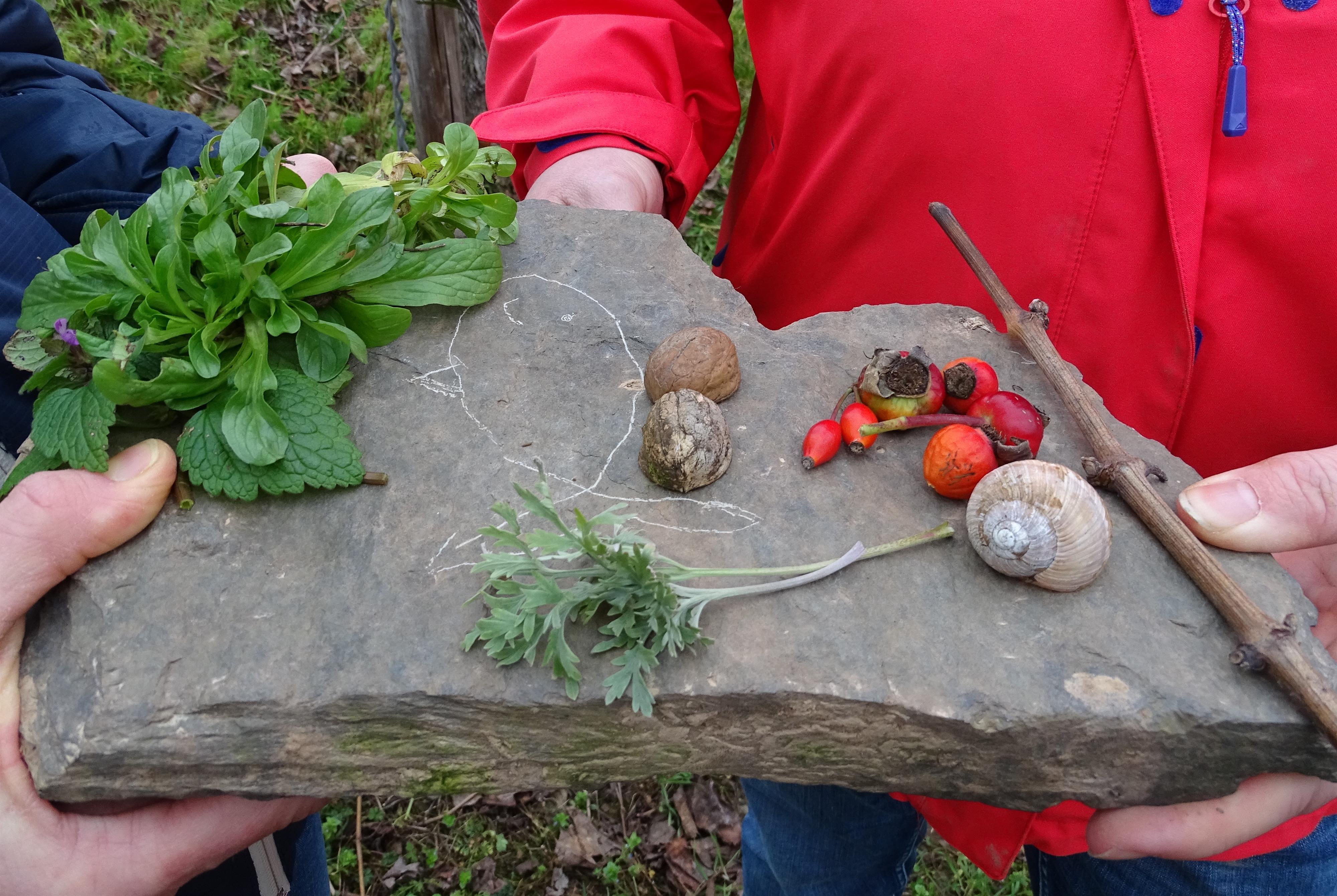 gedeckter Tischer mit Fisch