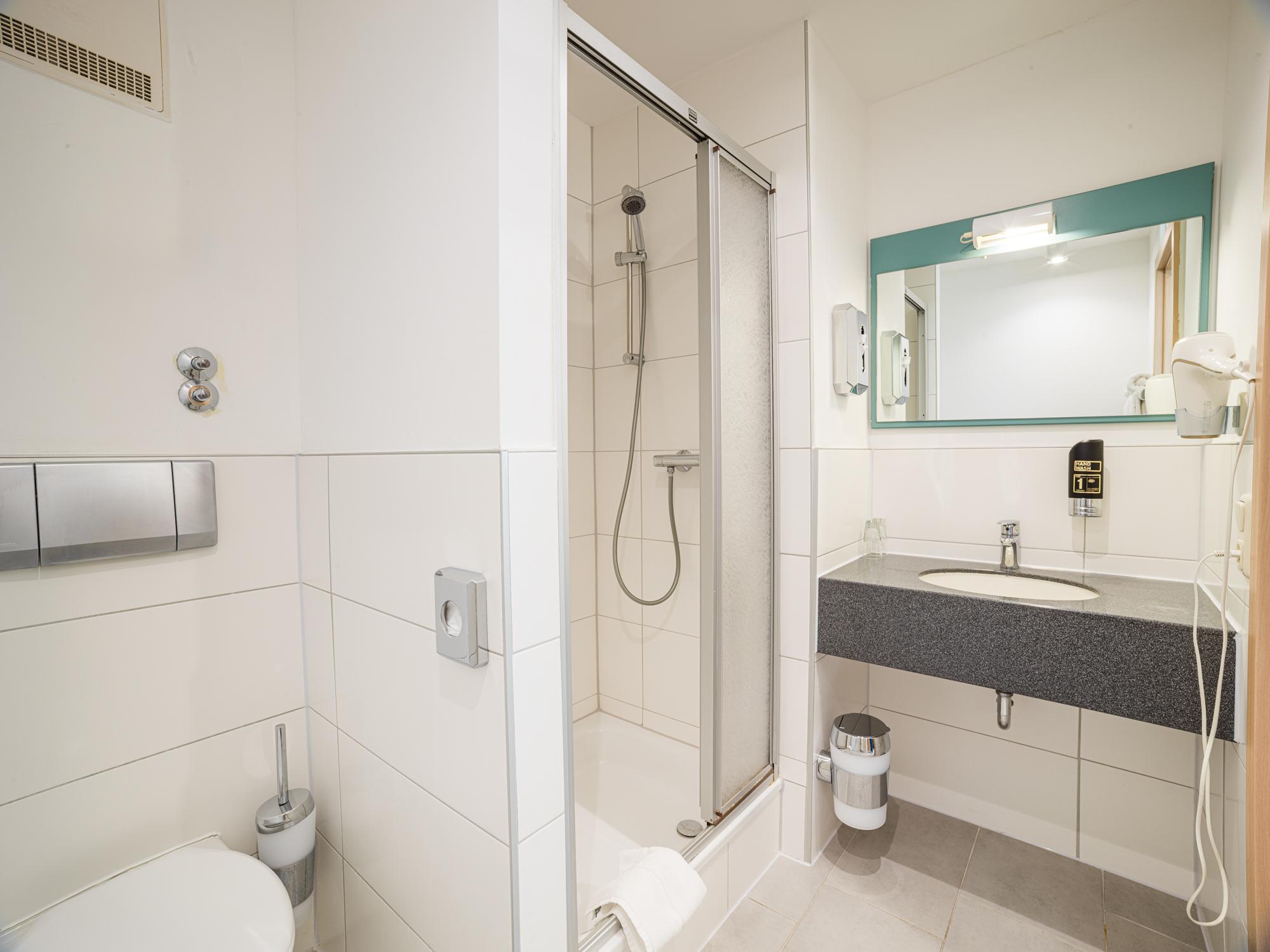 Comfort Doppelzimmer Badezimmer