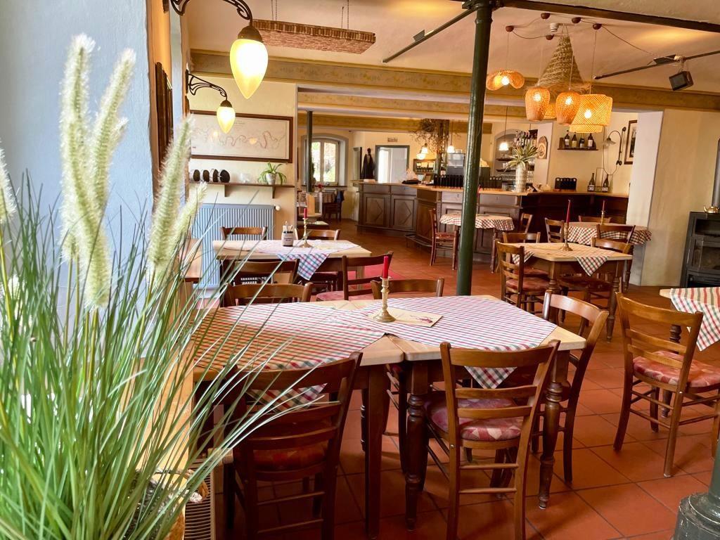 Keller's Wirtshaus by Erasmus (04)