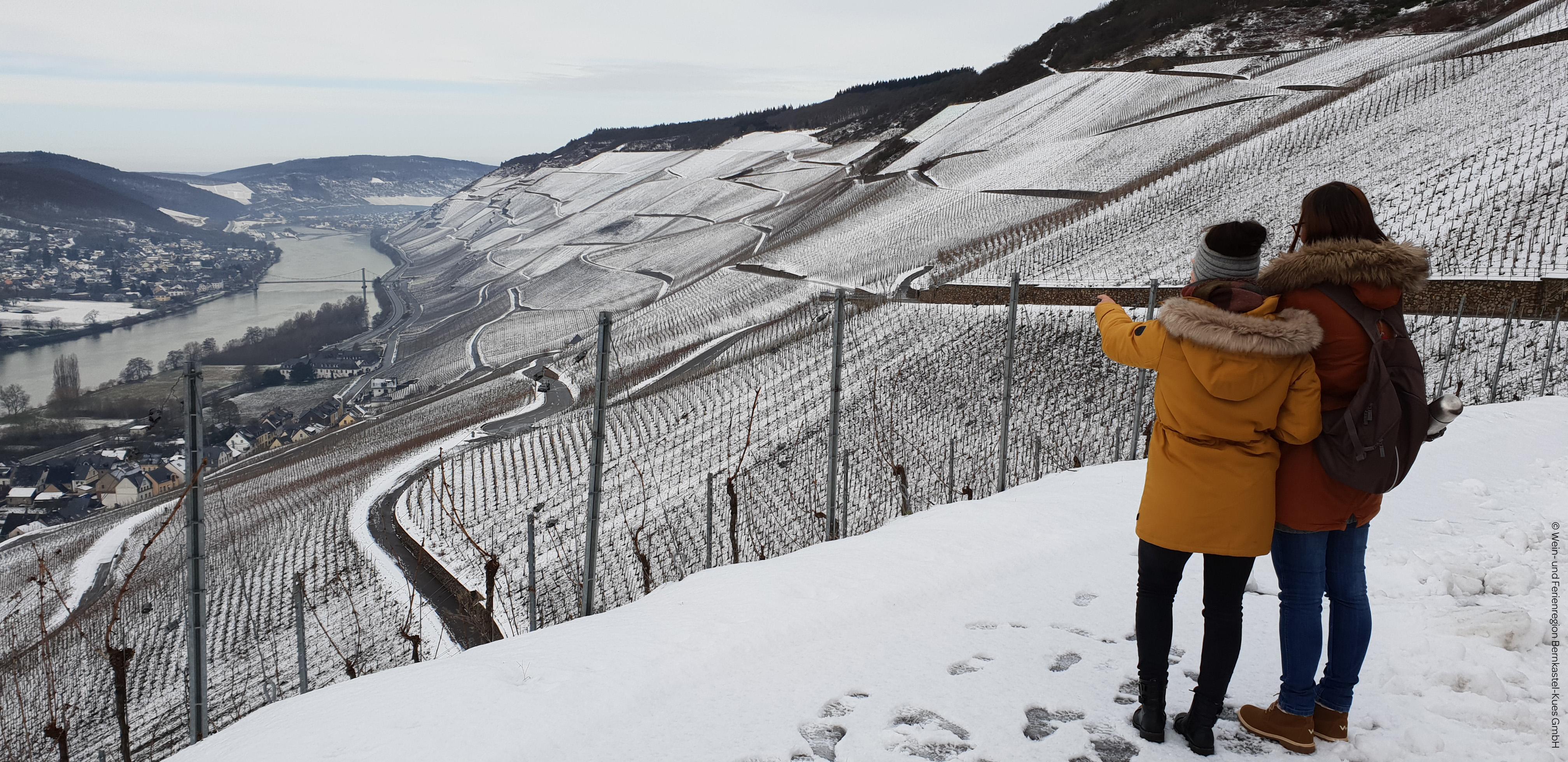 Wandern_Schnee_Winter_Mosel_Weinberg_Graach ©Wein-
