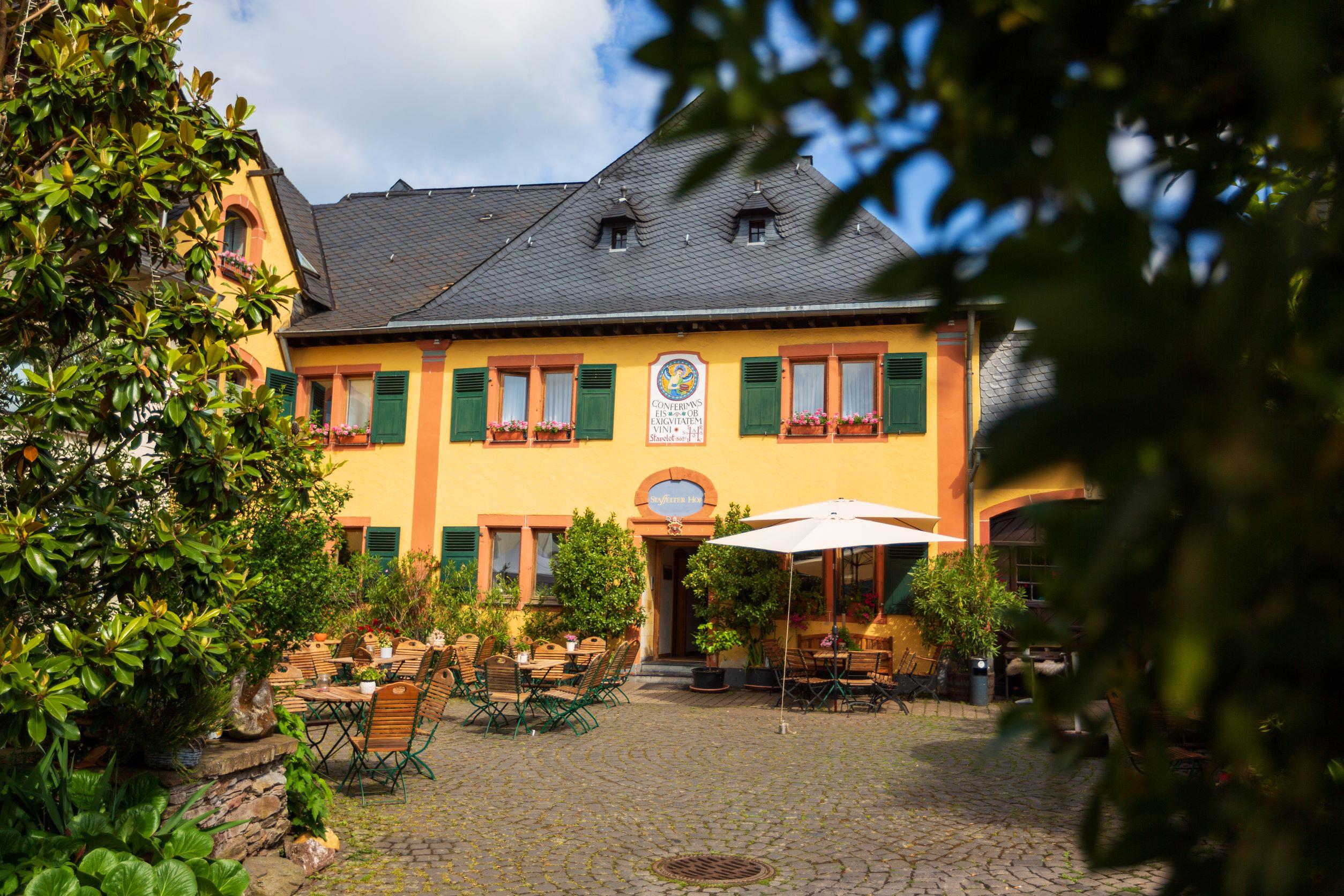 Weingut Staffelter Hof Ballsaal - Wohnung für Ferienwohnung  Rheinland Pfalz