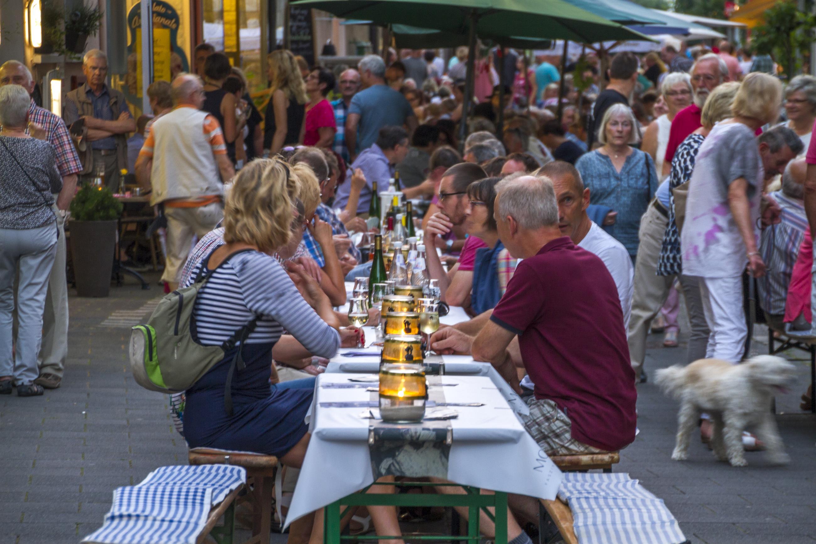 Lange Tafel 2