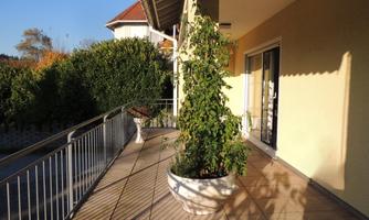Raus auf den Balkon bei schönem Wetter
