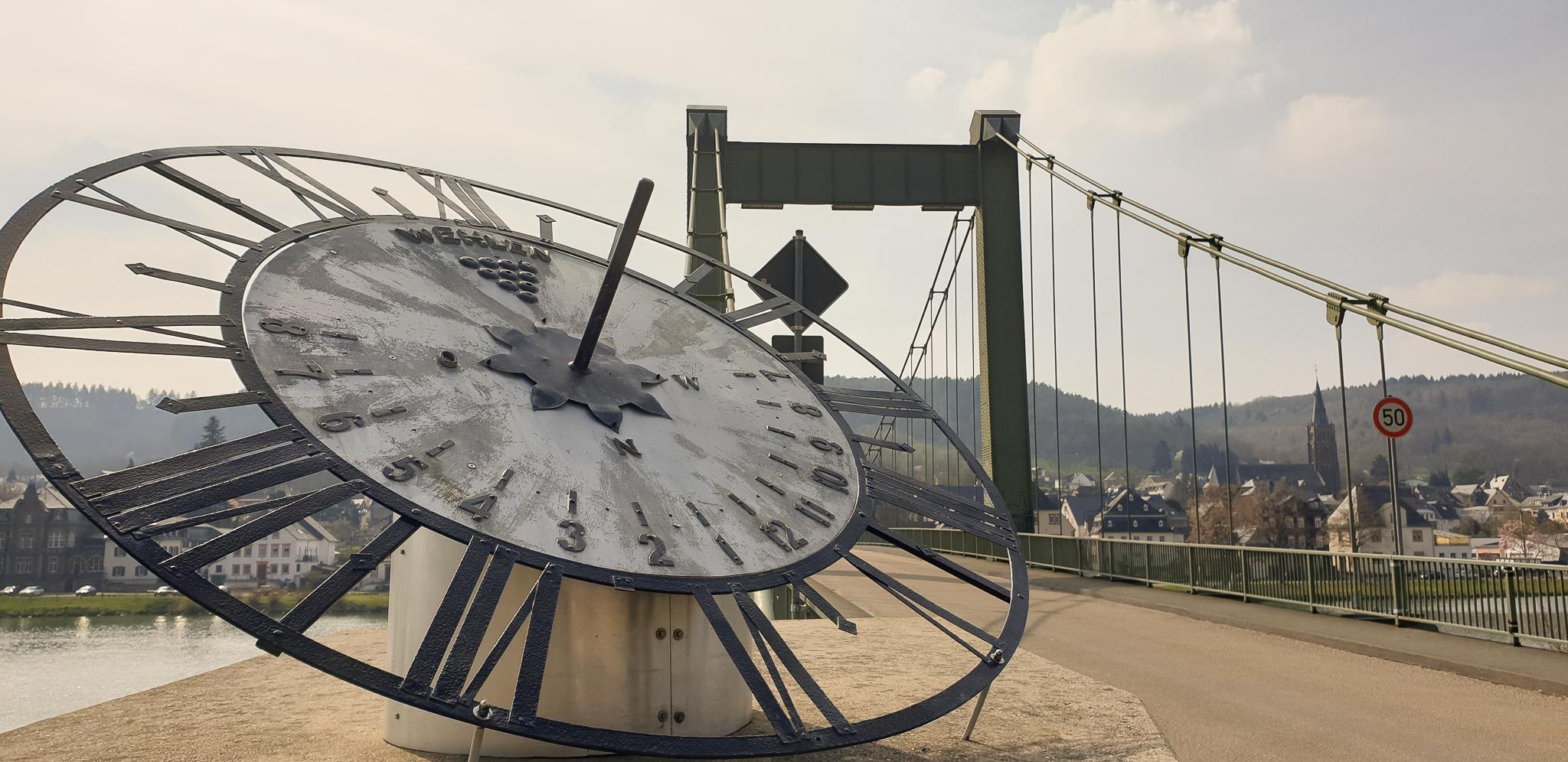 Hängebrücke Wehlen - Sonnenuhr