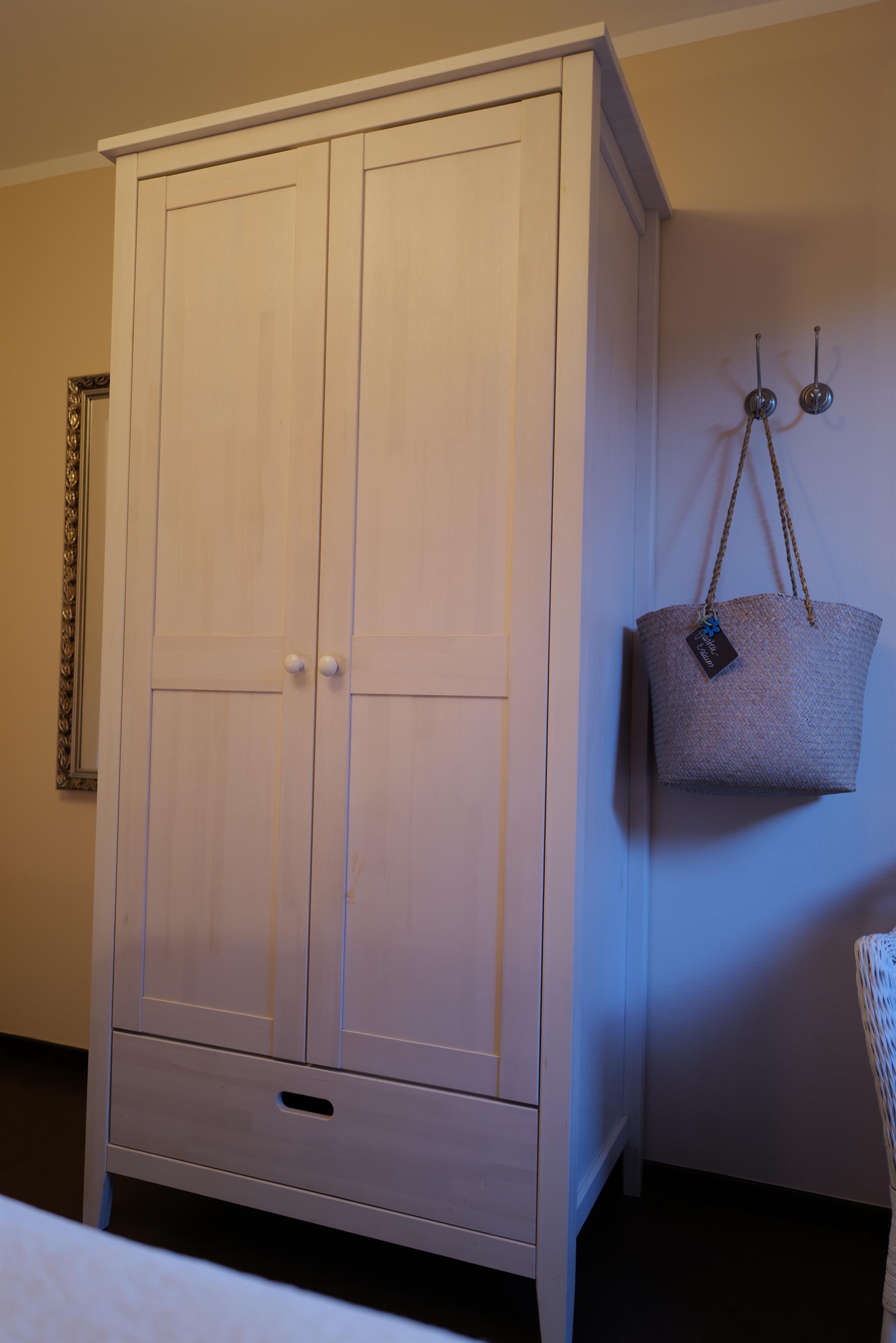 Schlafzimmer, Kleiderschrank