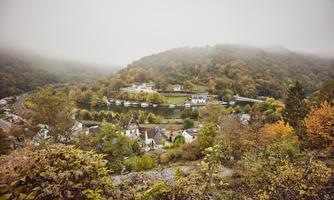 Die Lahnschleife im Herbstkleid