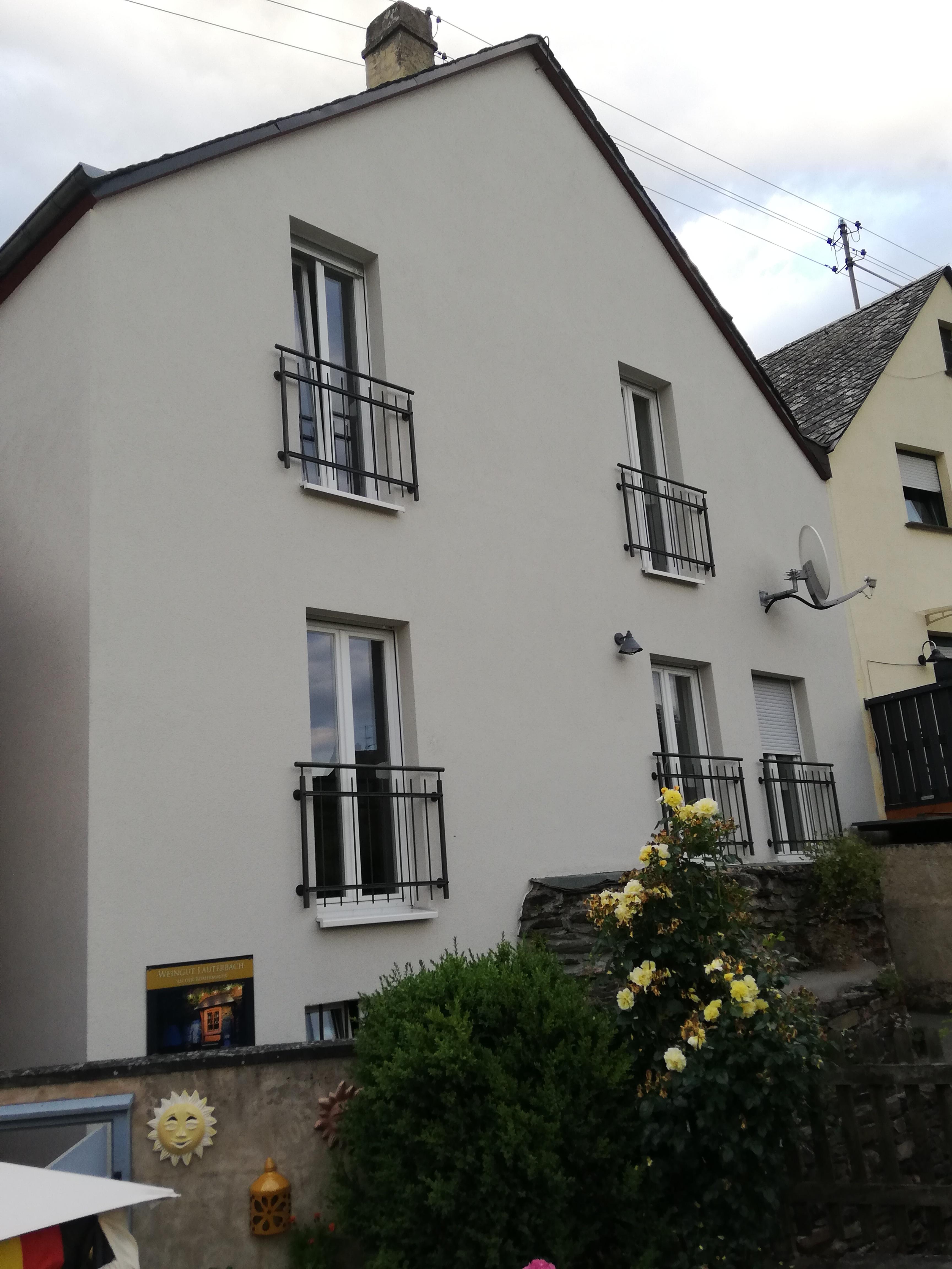Hausansicht von hinten (Küche u. Wohnzimmer)