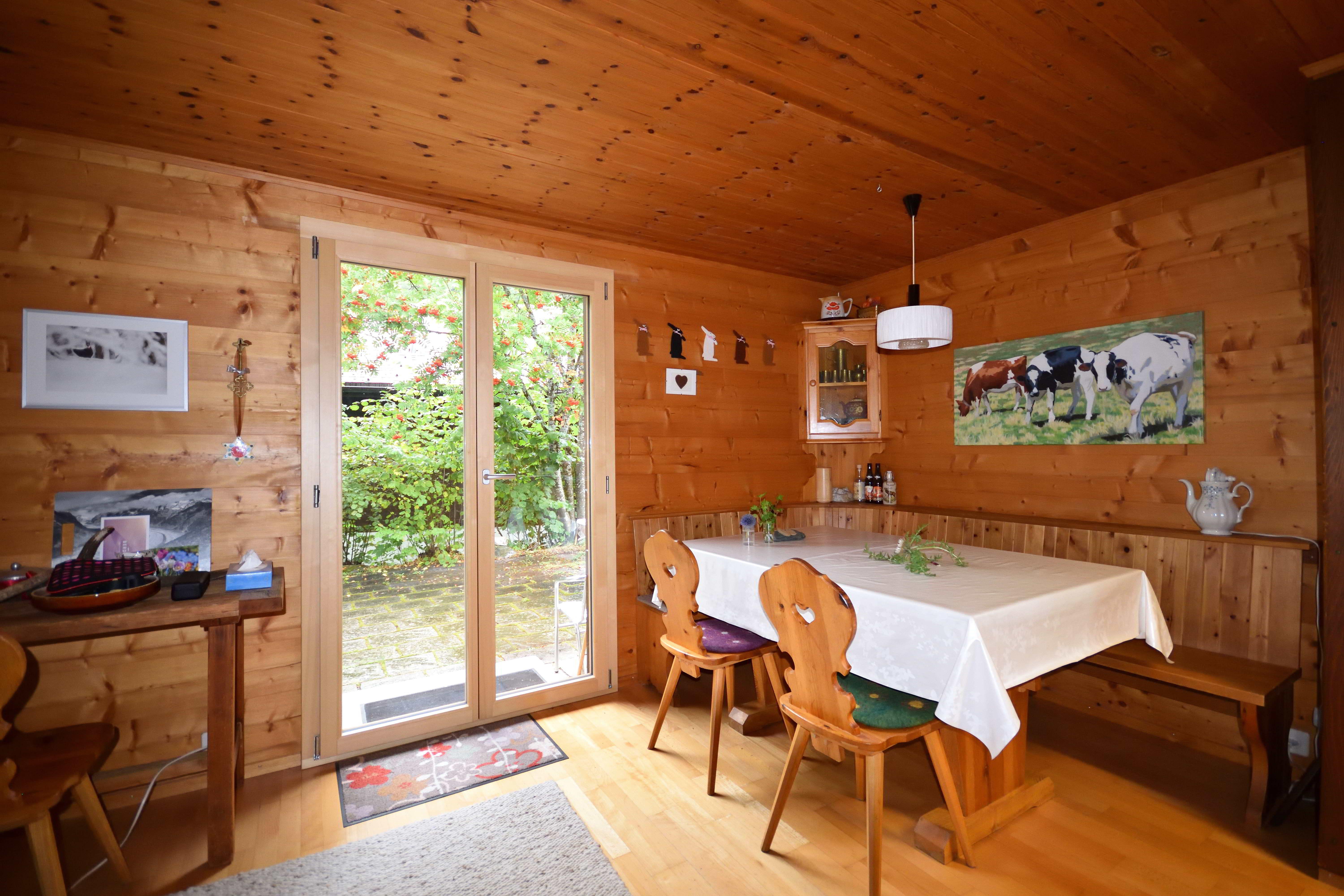 Esstisch und Terrasse Esstisch und Terrasse