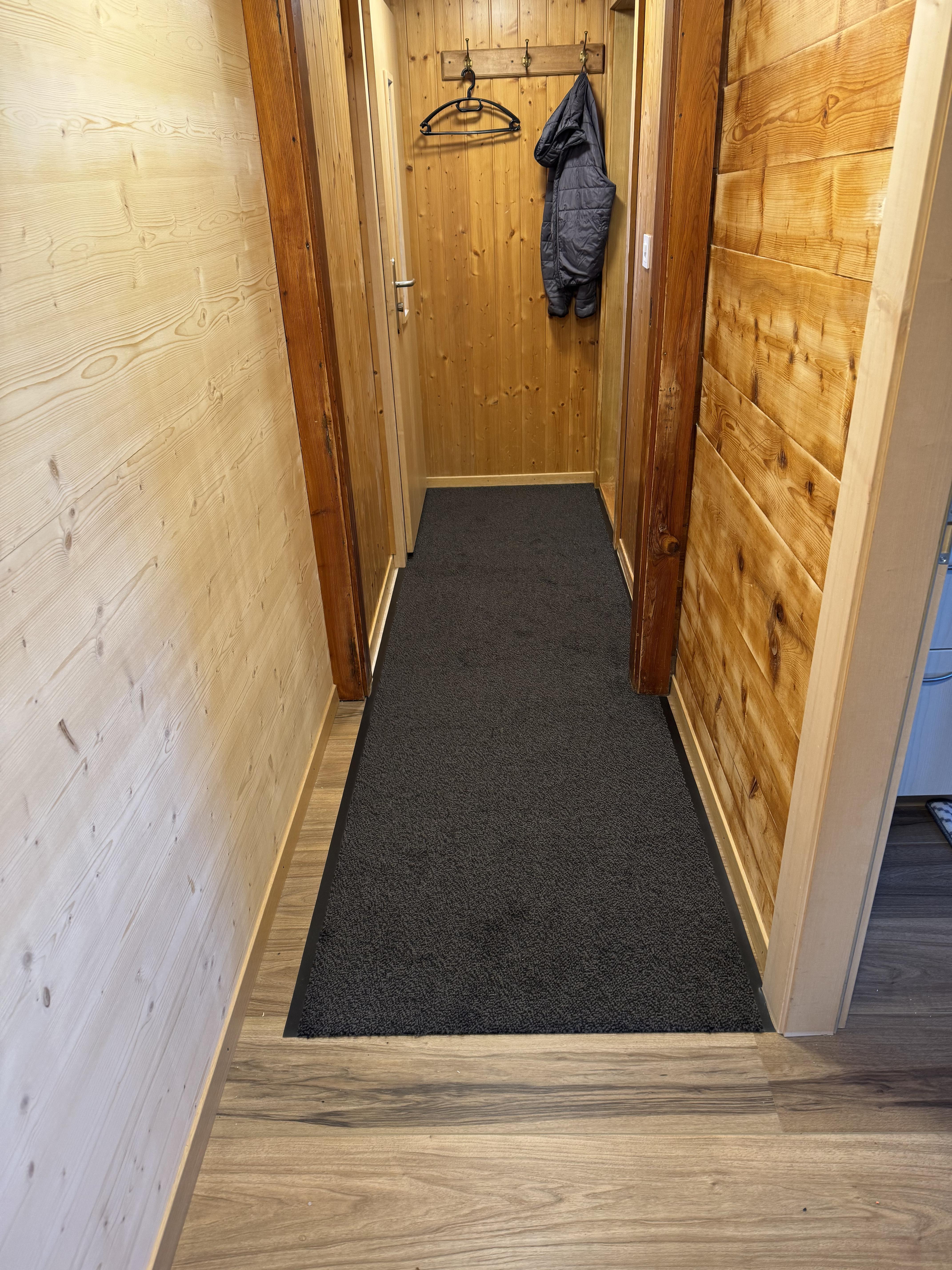 Eingangsbereich mit Garderobe Eingangsbereich mit Garderobe