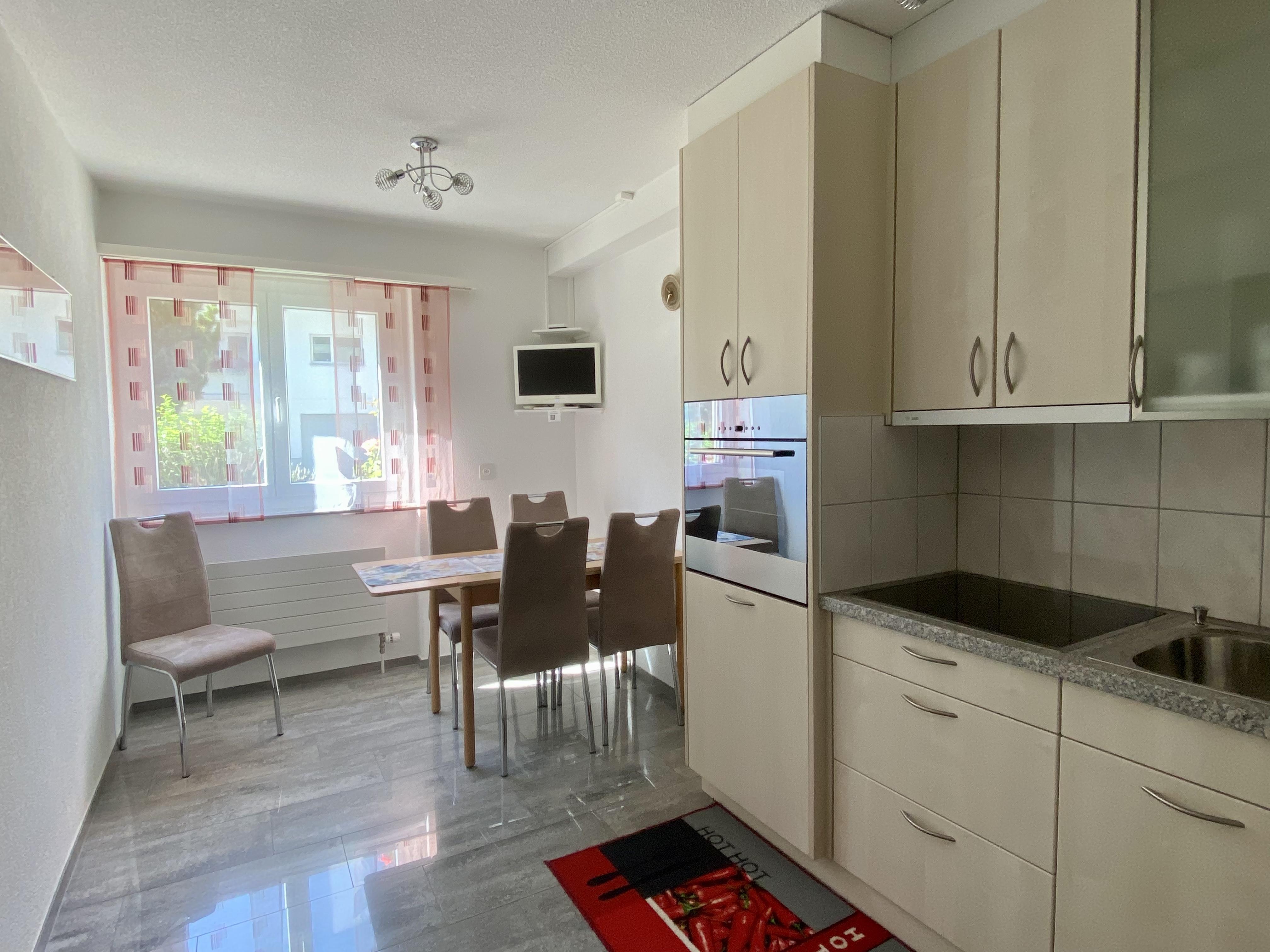 Offene Küche mit Esstisch Offene Küche mit Esstisch