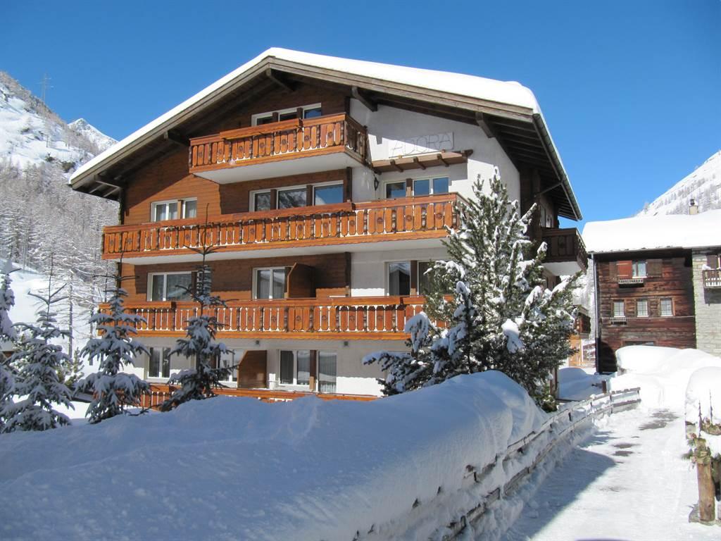 Haus Adora 4-Bettwohnung Nr. 4 Ferienwohnung in der Schweiz