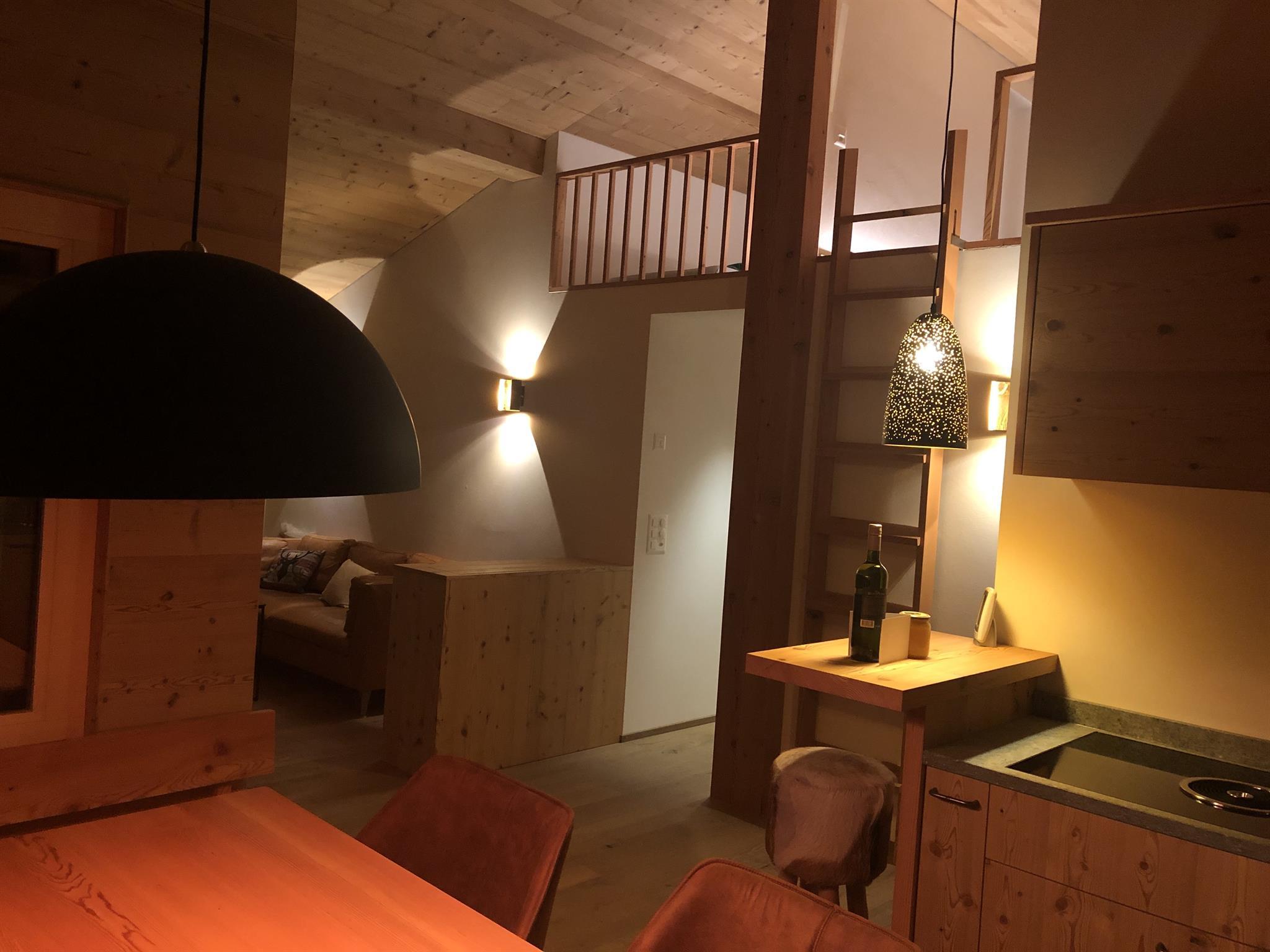 Tilly 2. Stock Blick aus Küche, Galerie Tilly 2. Stock Blick aus Küche, Galerie