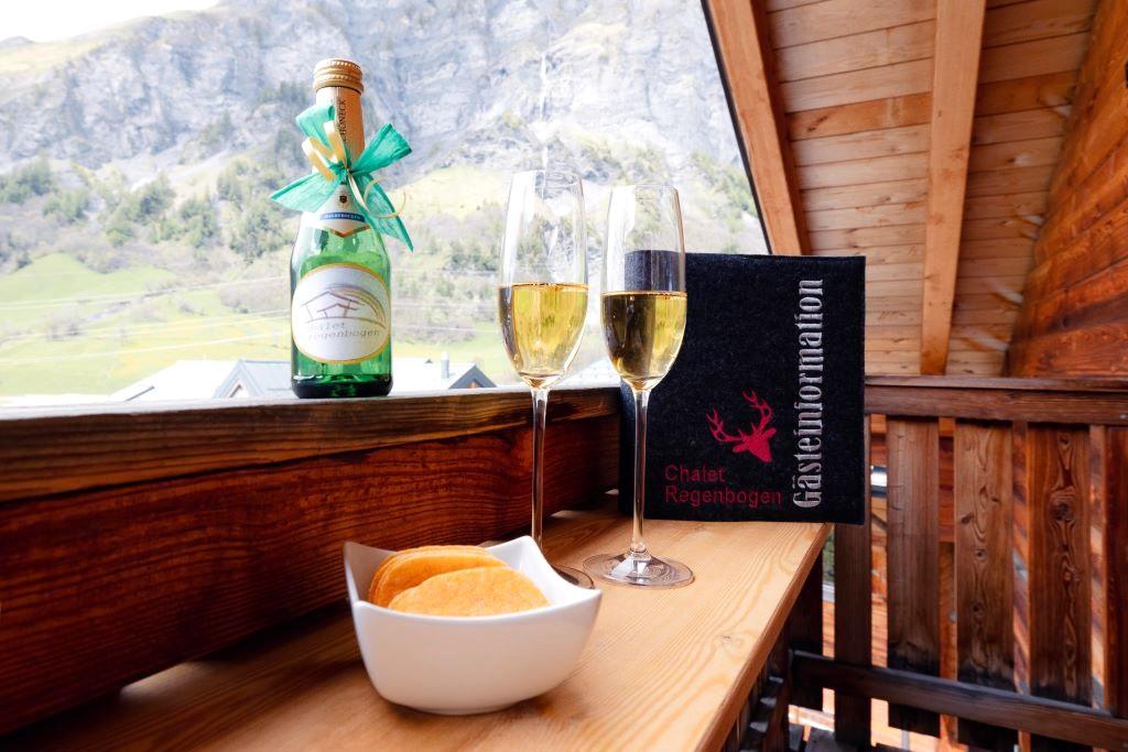 Ch.Regenbogen_Balkon_Apero Ch.Regenbogen_Balkon_Apero