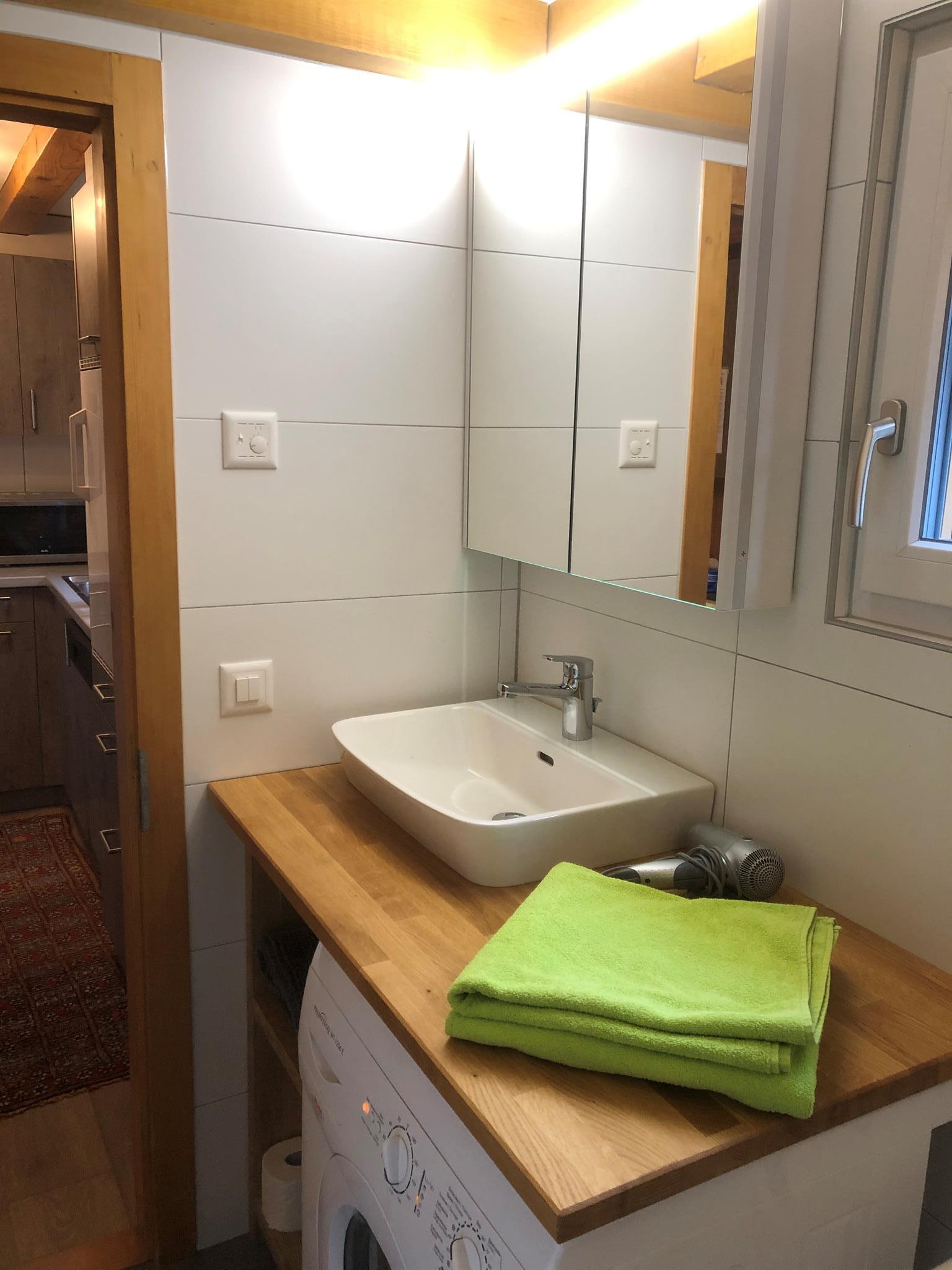 Chalet Kolibri - EG Badezimmer - 2020 (2) Chalet Kolibri - EG Badezimmer - 2020 (2)