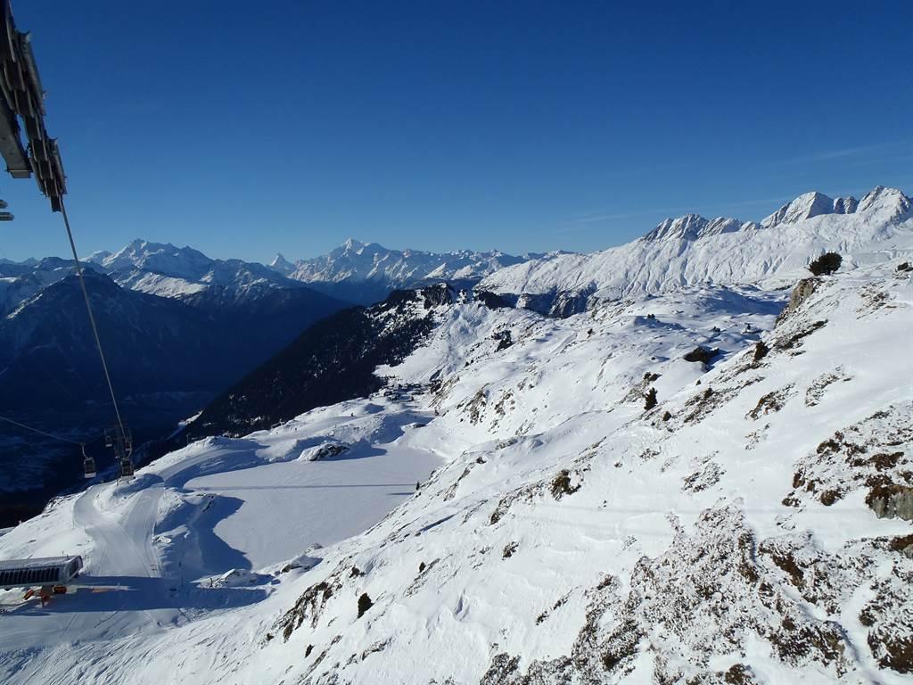 Blausee, Riederalp mit Ausblick auf Matterhorn usw Blausee, Riederalp mit Ausblick auf Matterhorn usw
