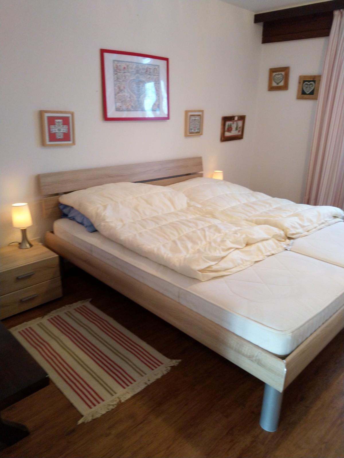 Lärchenwald 1808_schlafen_1b Lärchenwald 1808_schlafen_1b