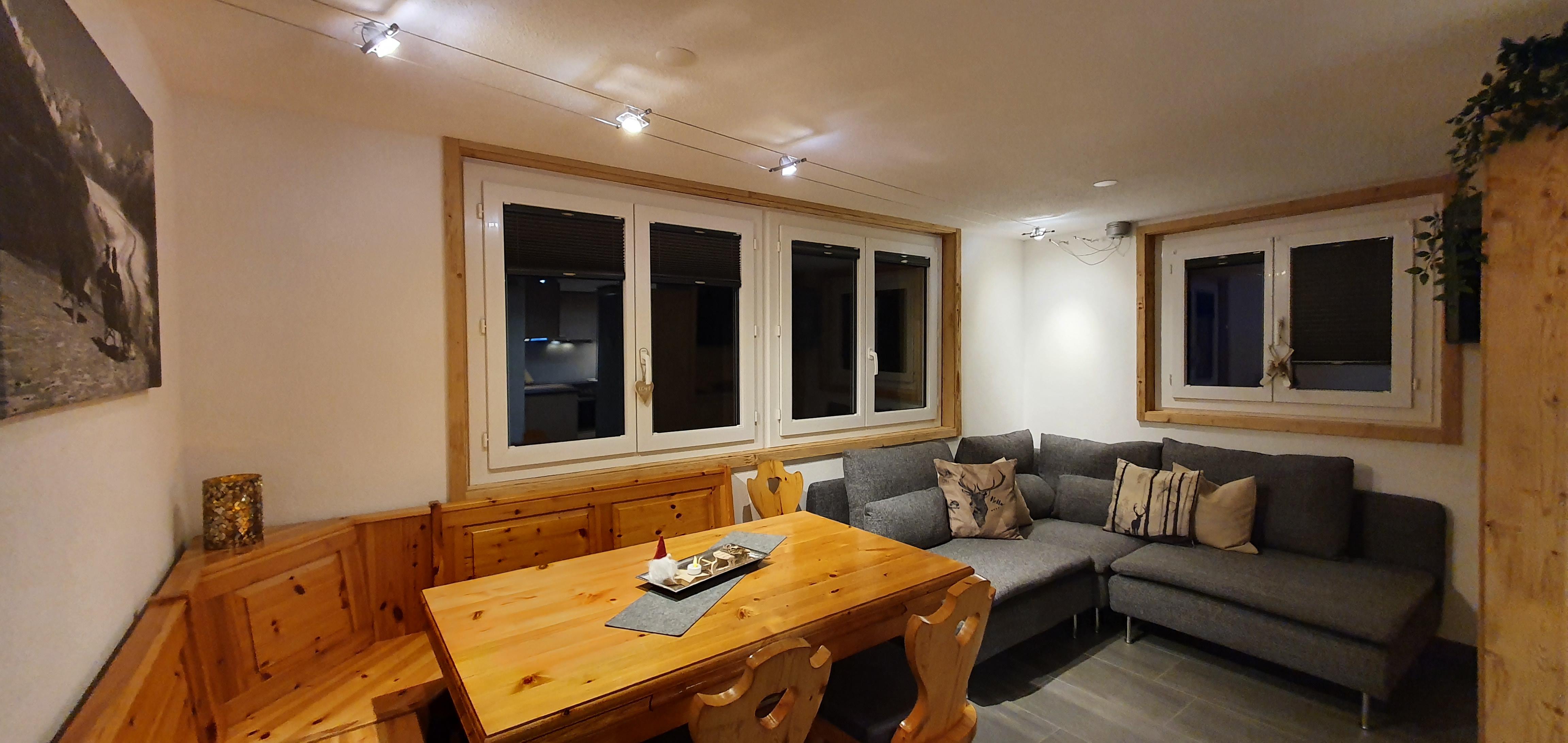 Wohnraum und Essplatz Wohnraum und Essplatz