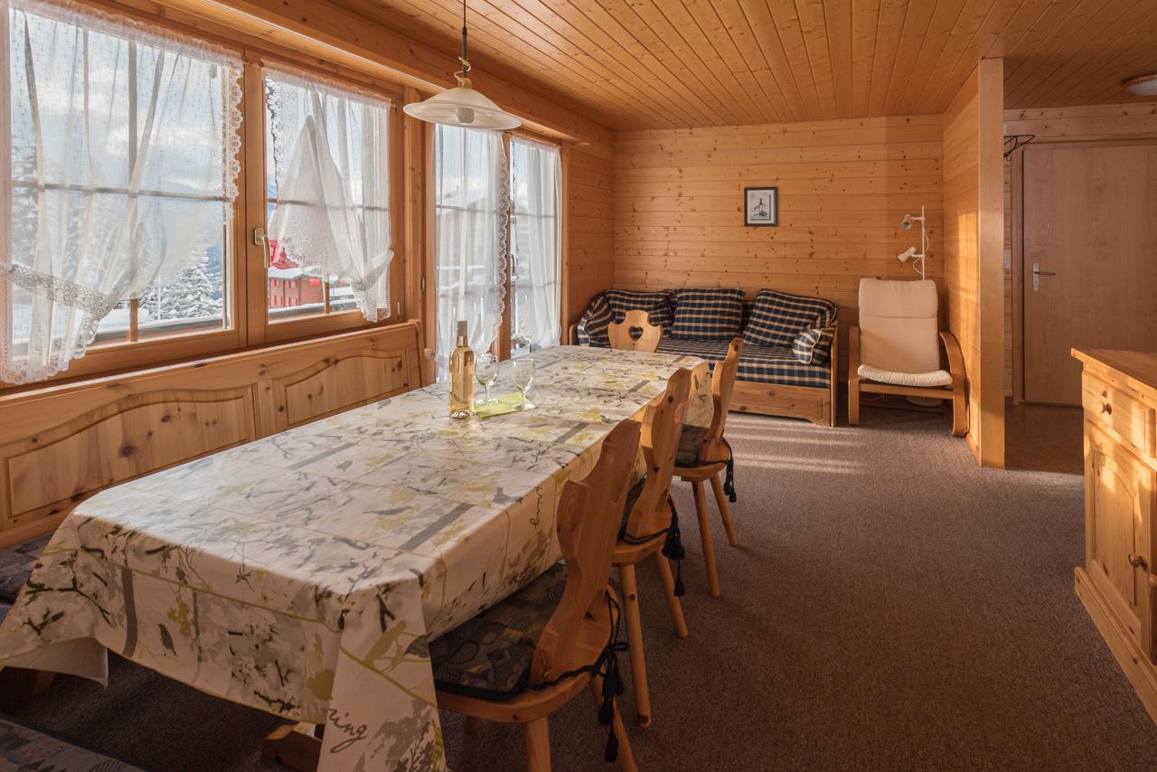 Wohnraum mit Südbalkon Wohnraum mit Südbalkon