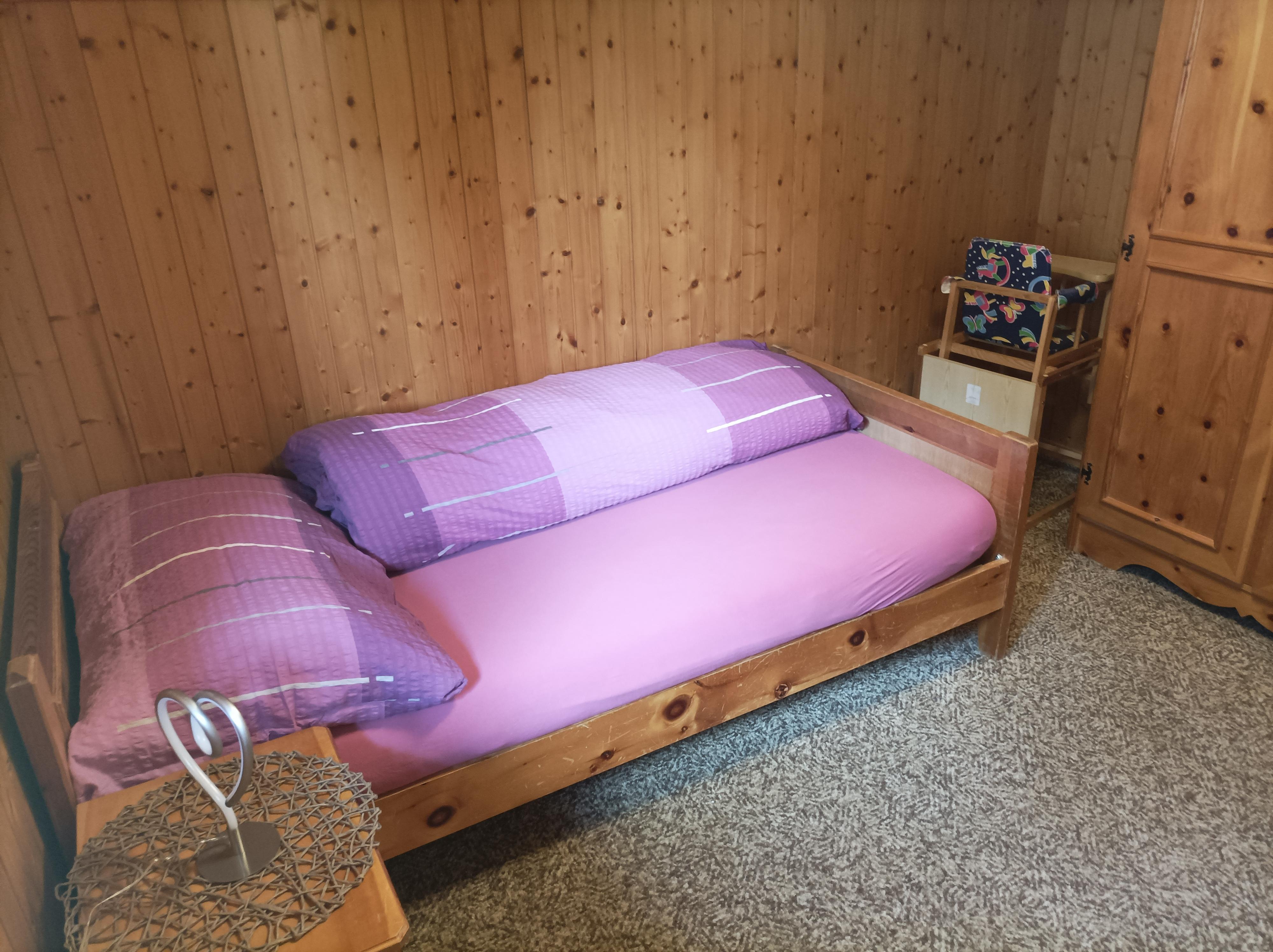 Kinderzimmer2_Kinderstuhl_20220515_151128 Kinderzimmer2_Kinderstuhl_20220515_151128