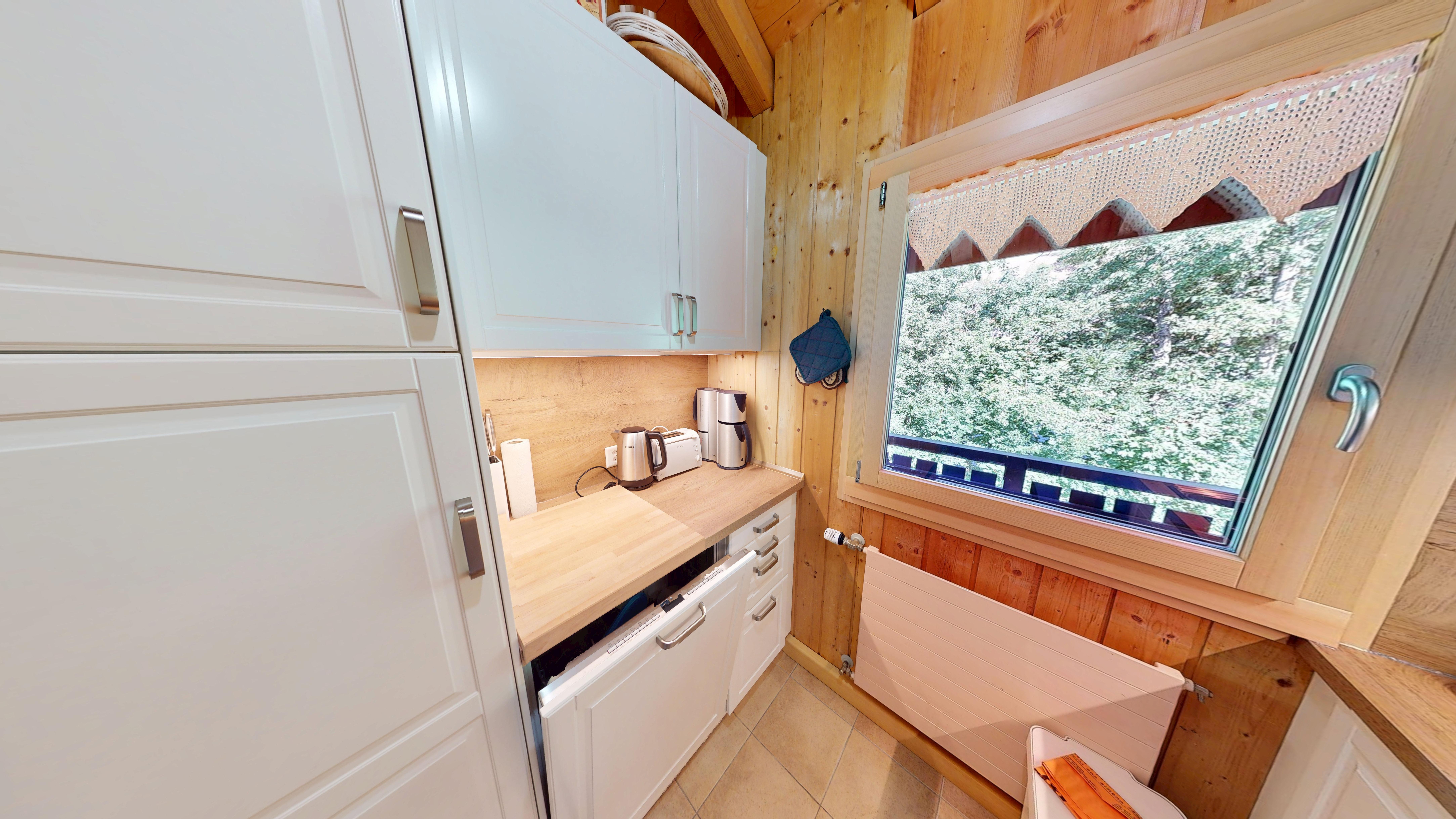 Nicole-NIC21-08122025_103355 Nicole-NIC21-08122025_103355