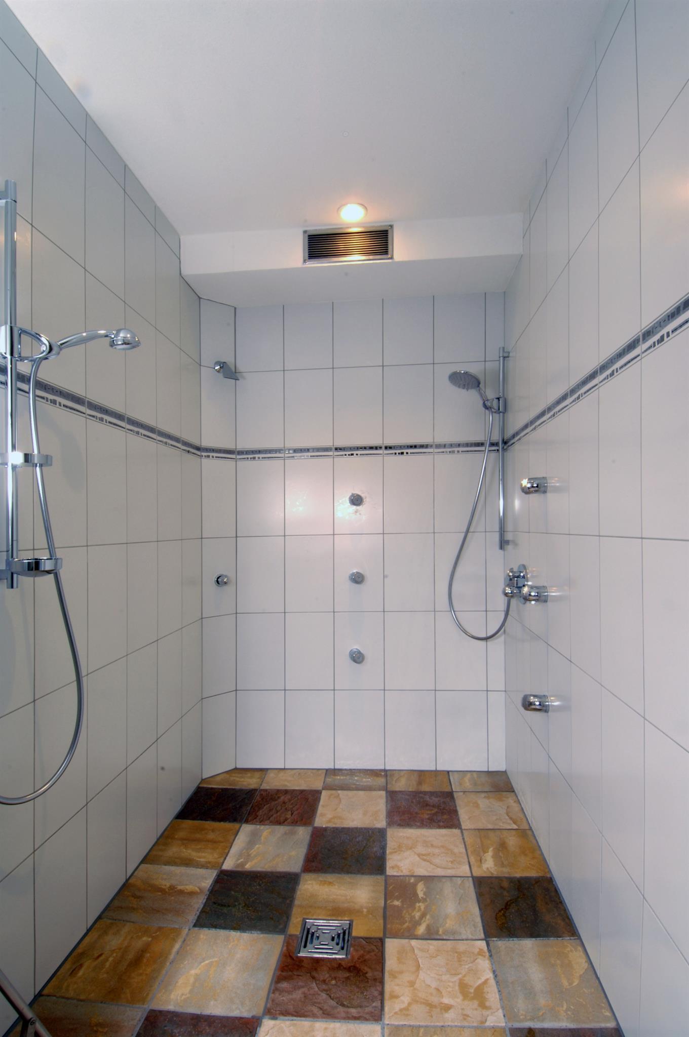 Wellnessanlage - Duschwelt Wellnessanlage - Duschwelt