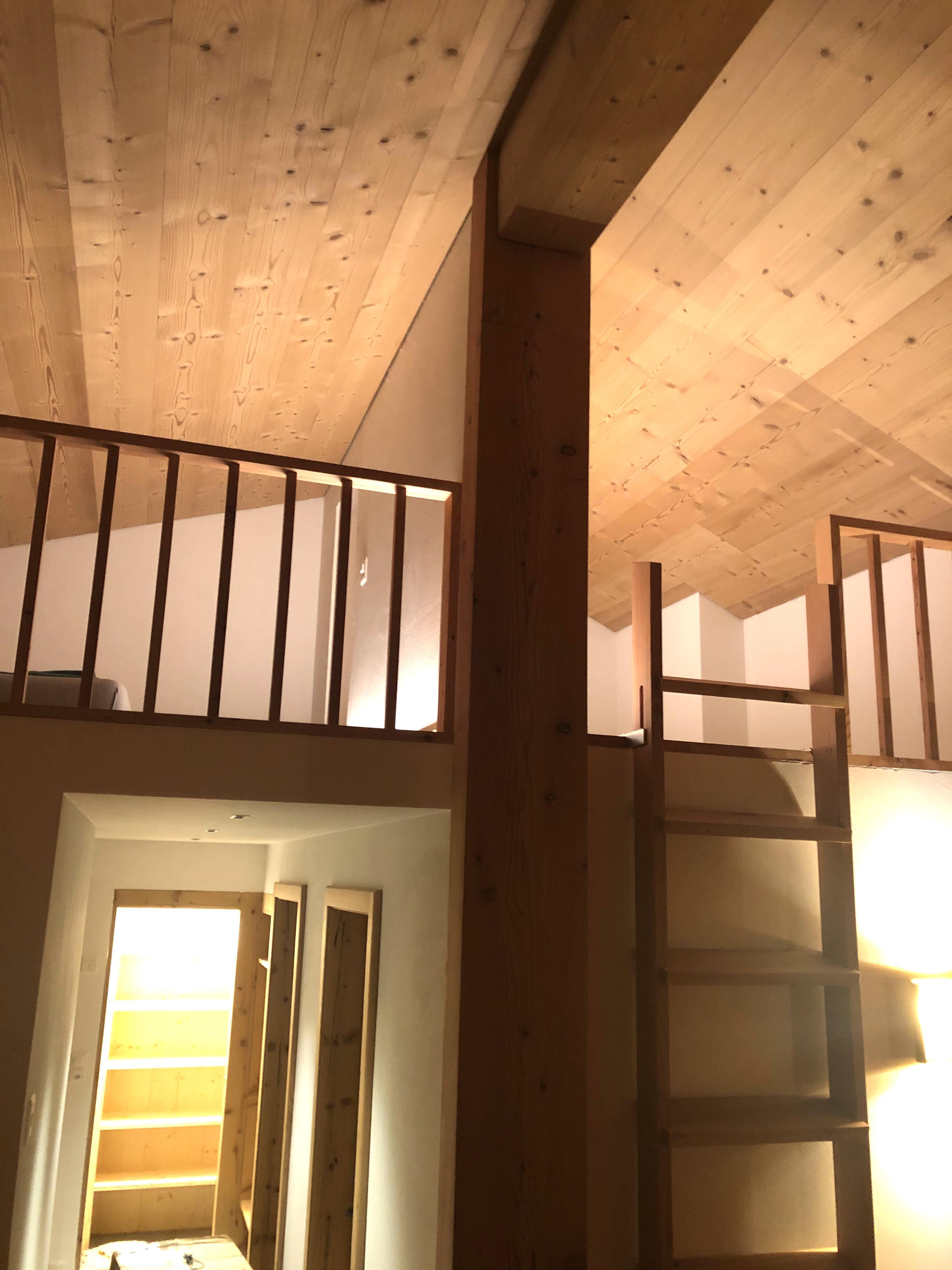 Blick zur kleinen Galerie, hinten Schuhraum Blick zur kleinen Galerie, hinten Schuhraum