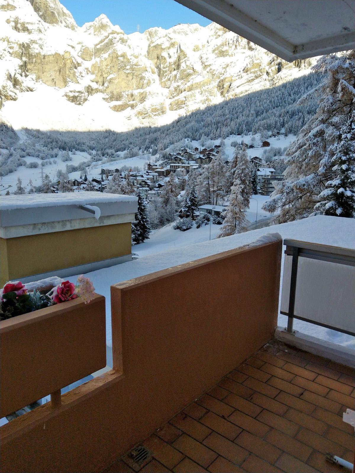 Lärchenwald 1808_balkon-aussicht_b Lärchenwald 1808_balkon-aussicht_b