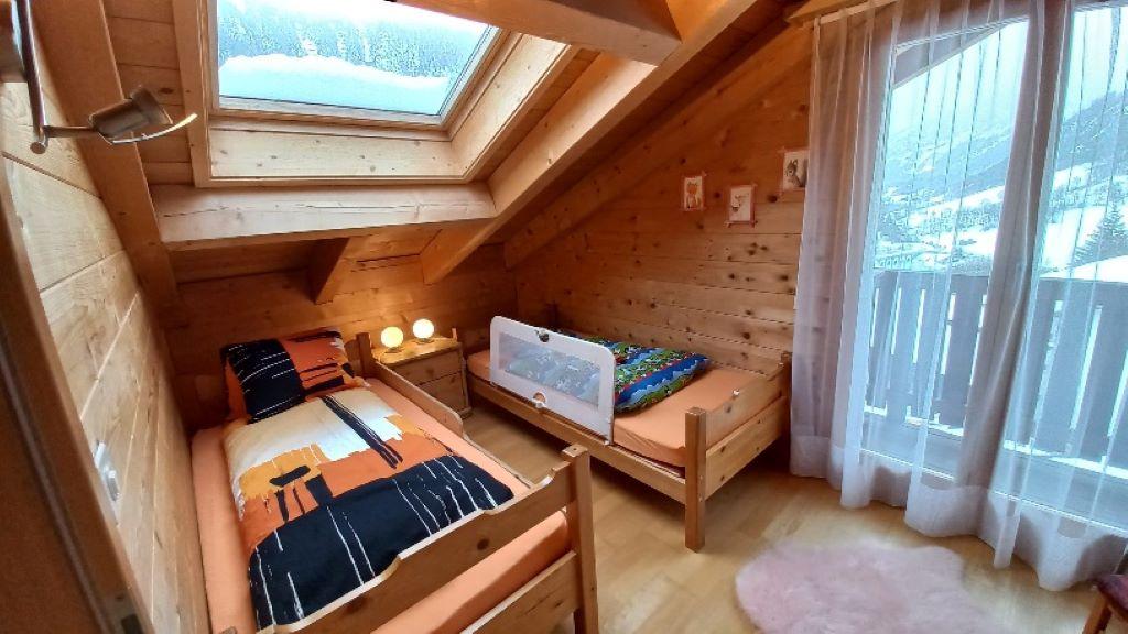 Ch.Regenbogen_Zimmer 3 mit Bettrausfallschutz Ch.Regenbogen_Zimmer 3 mit Bettrausfallschutz