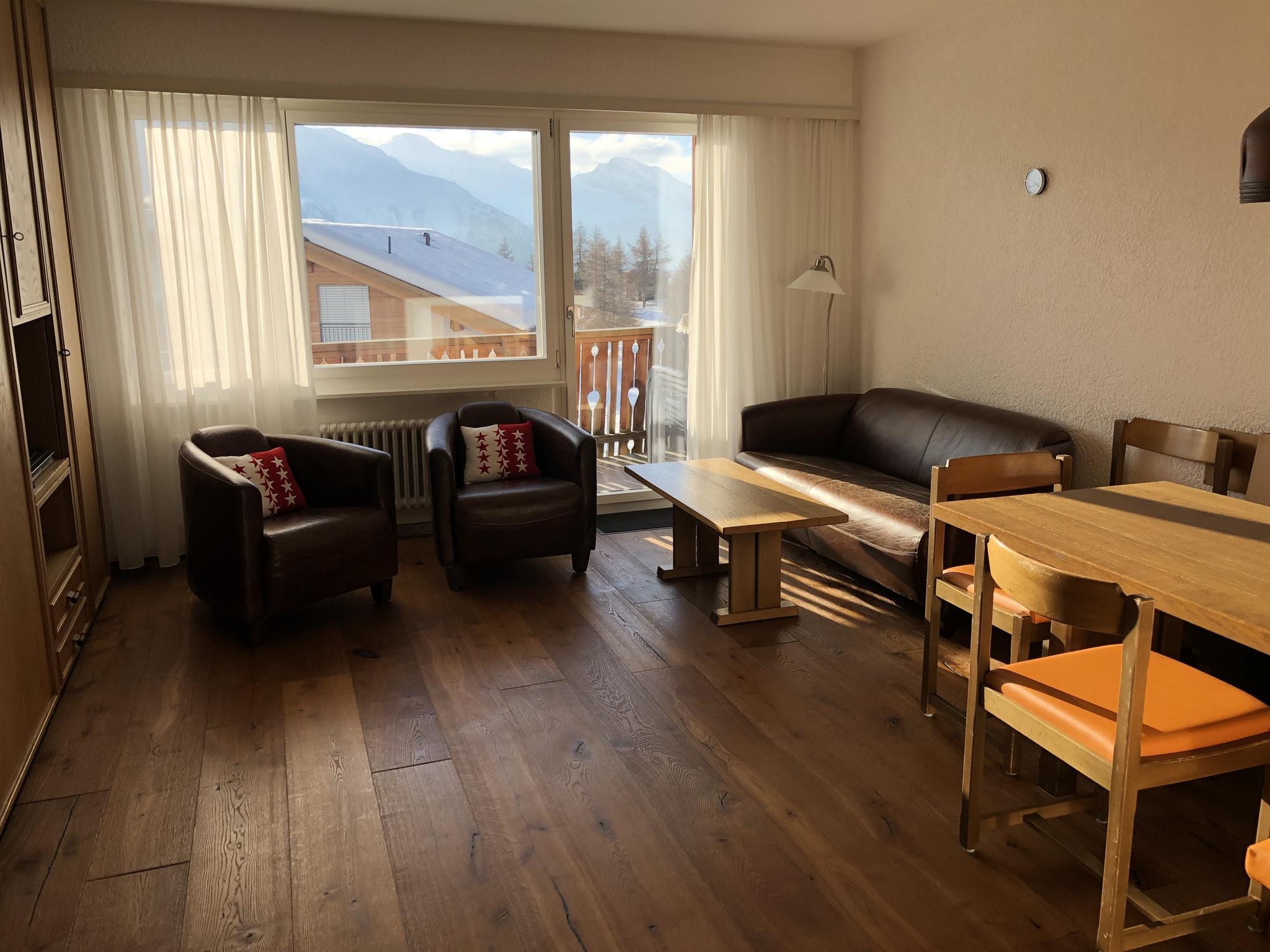 Wohnzimmer mit Balkon/tolle Aussicht auf die Berge Wohnzimmer mit Balkon/tolle Aussicht auf die Berge