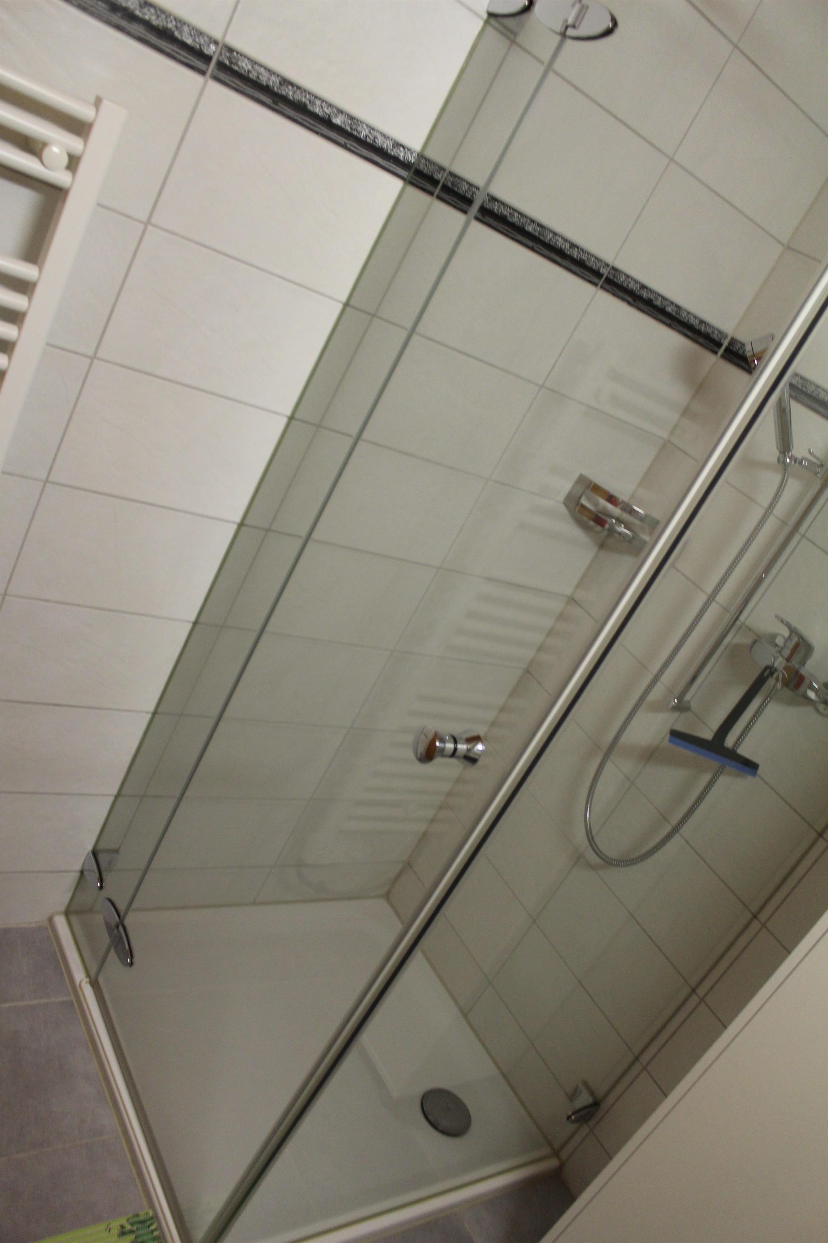 Badezimmer/Dusche Badezimmer/Dusche