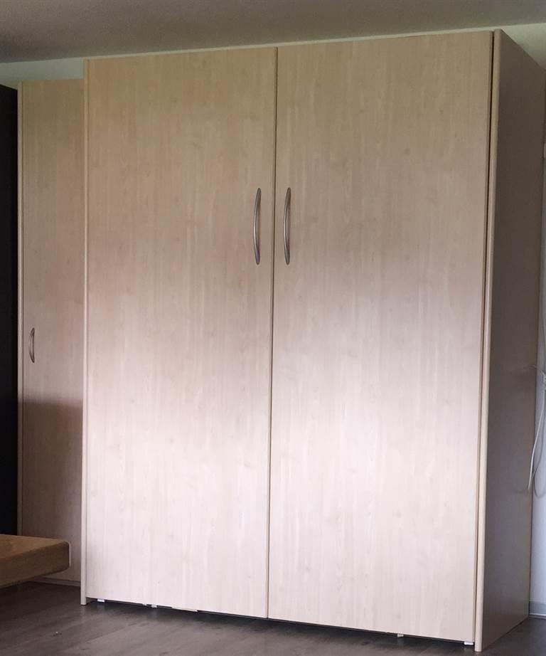 Wandklappbett geschlossen Wandklappbett geschlossen