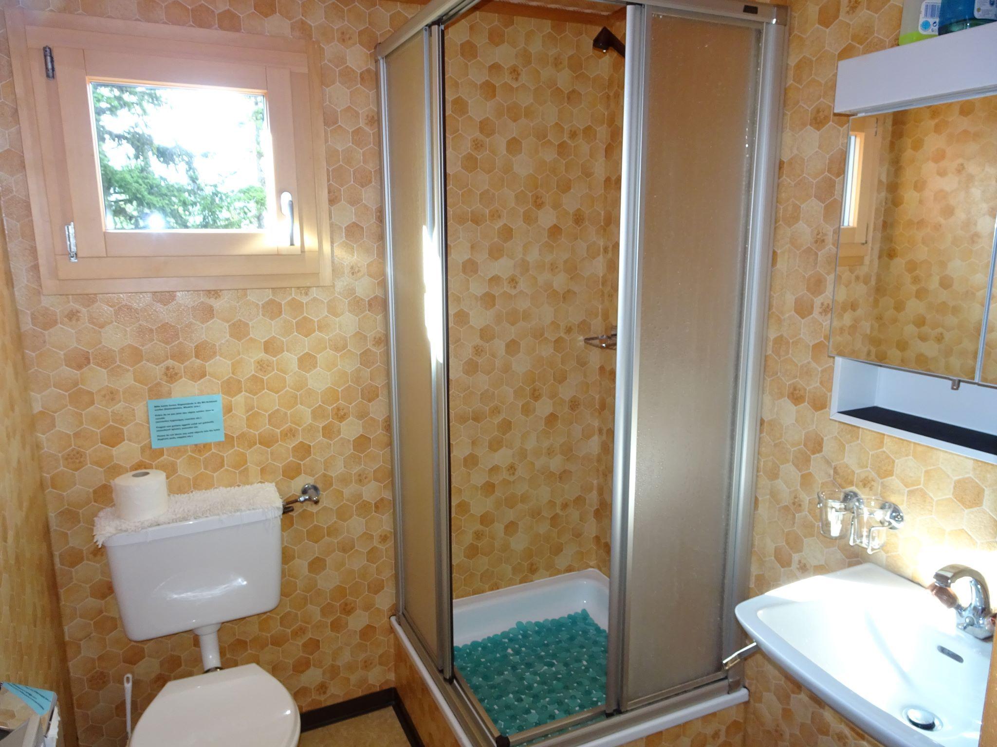 bathroom bathroom