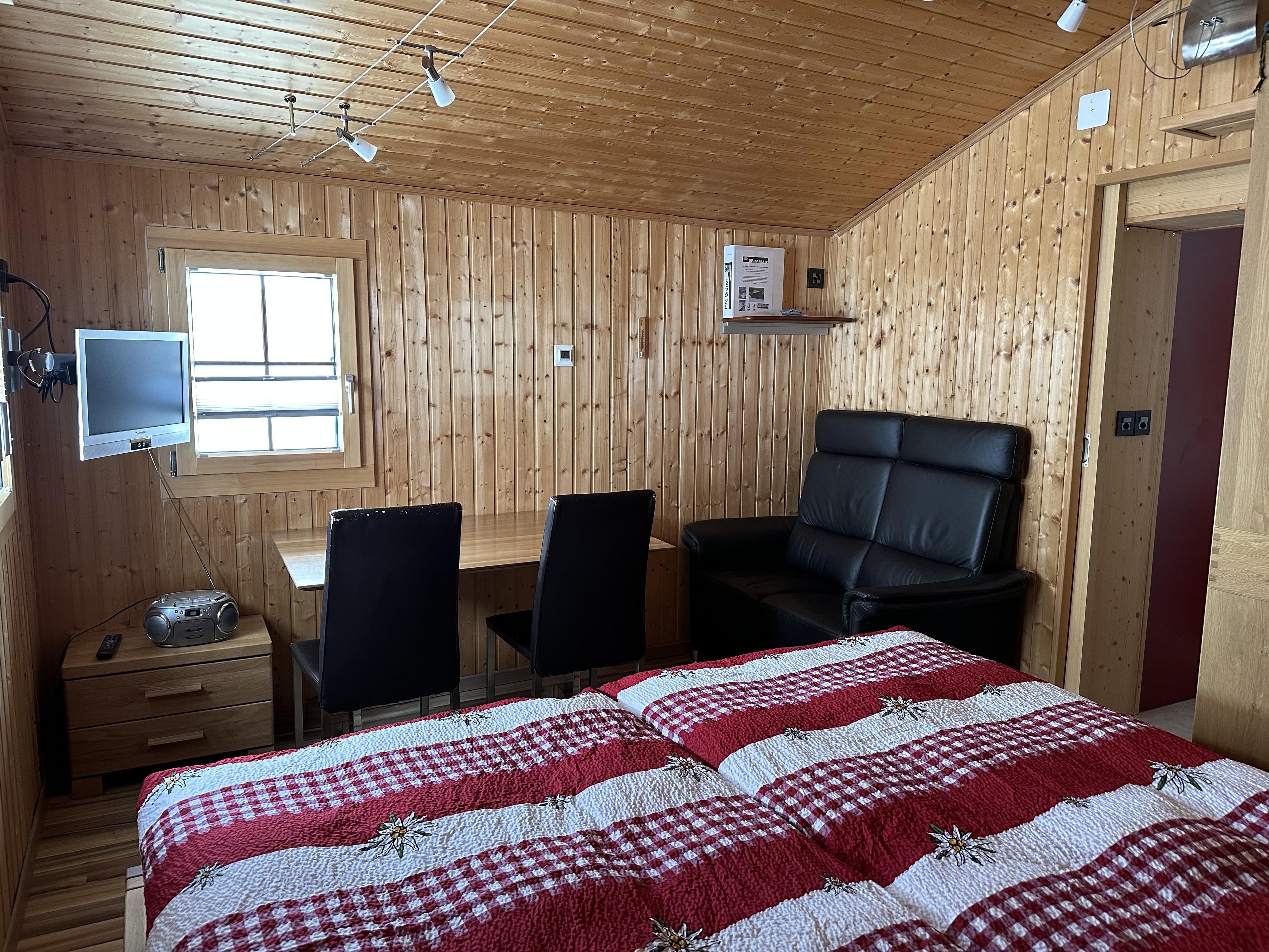 5258EBB2-8B66-4E27-AA40-FBA236C5BDFF 5258EBB2-8B66-4E27-AA40-FBA236C5BDFF