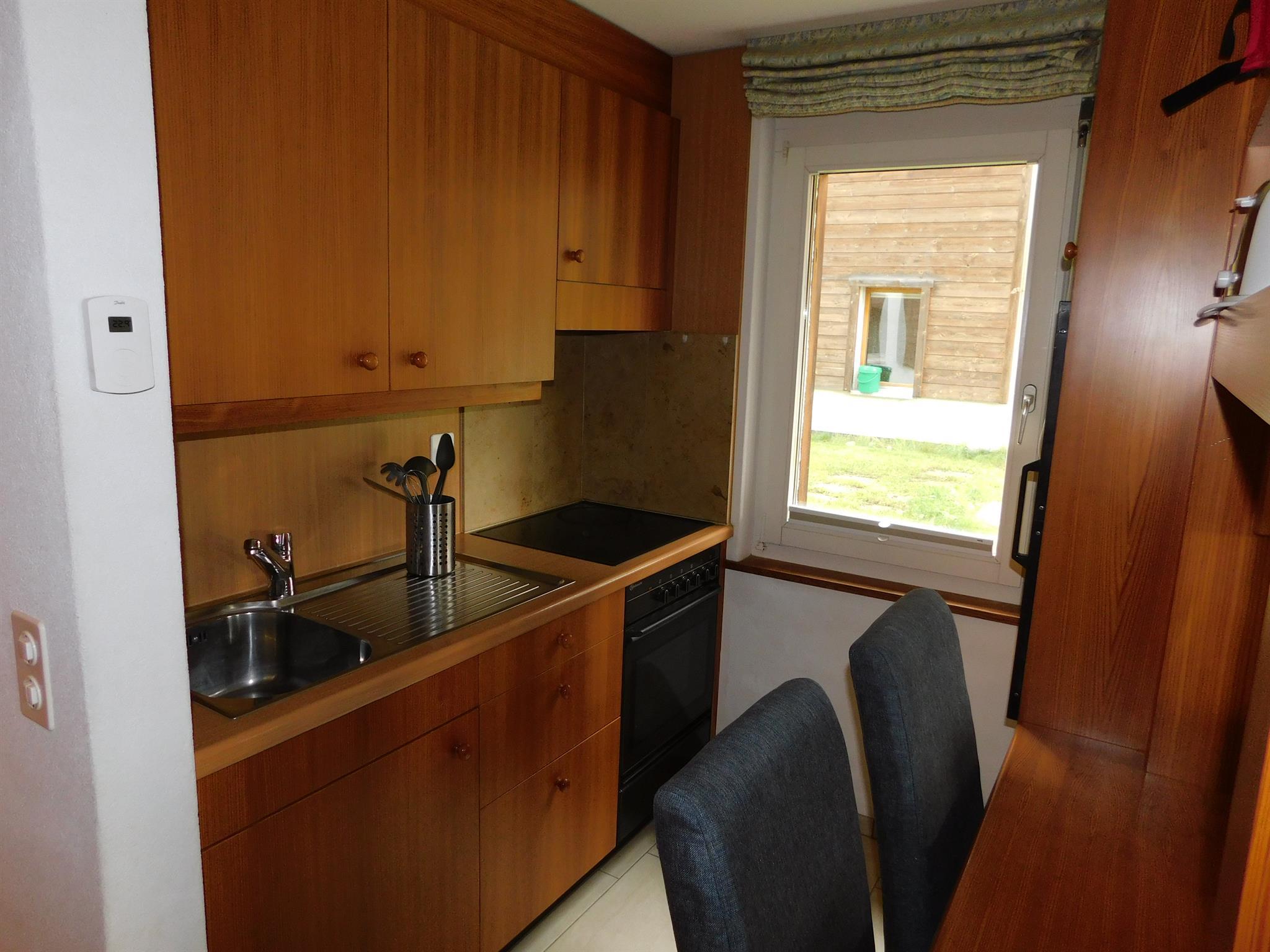 B213 (4).JPG B213 (4).JPG