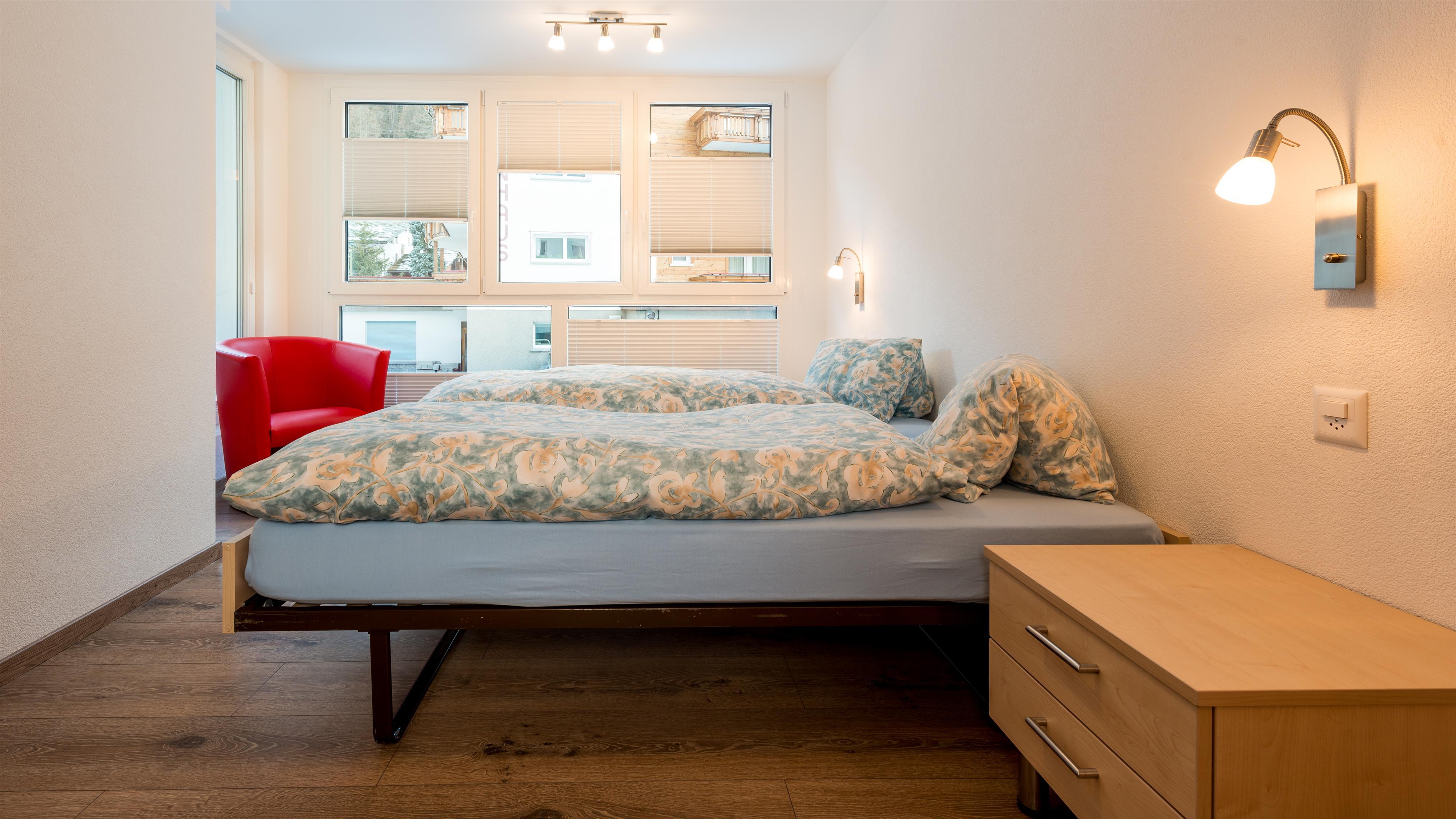 Schlafzimmer mit Panoramafenster - Richtung Westen Schlafzimmer mit Panoramafenster - Richtung Westen