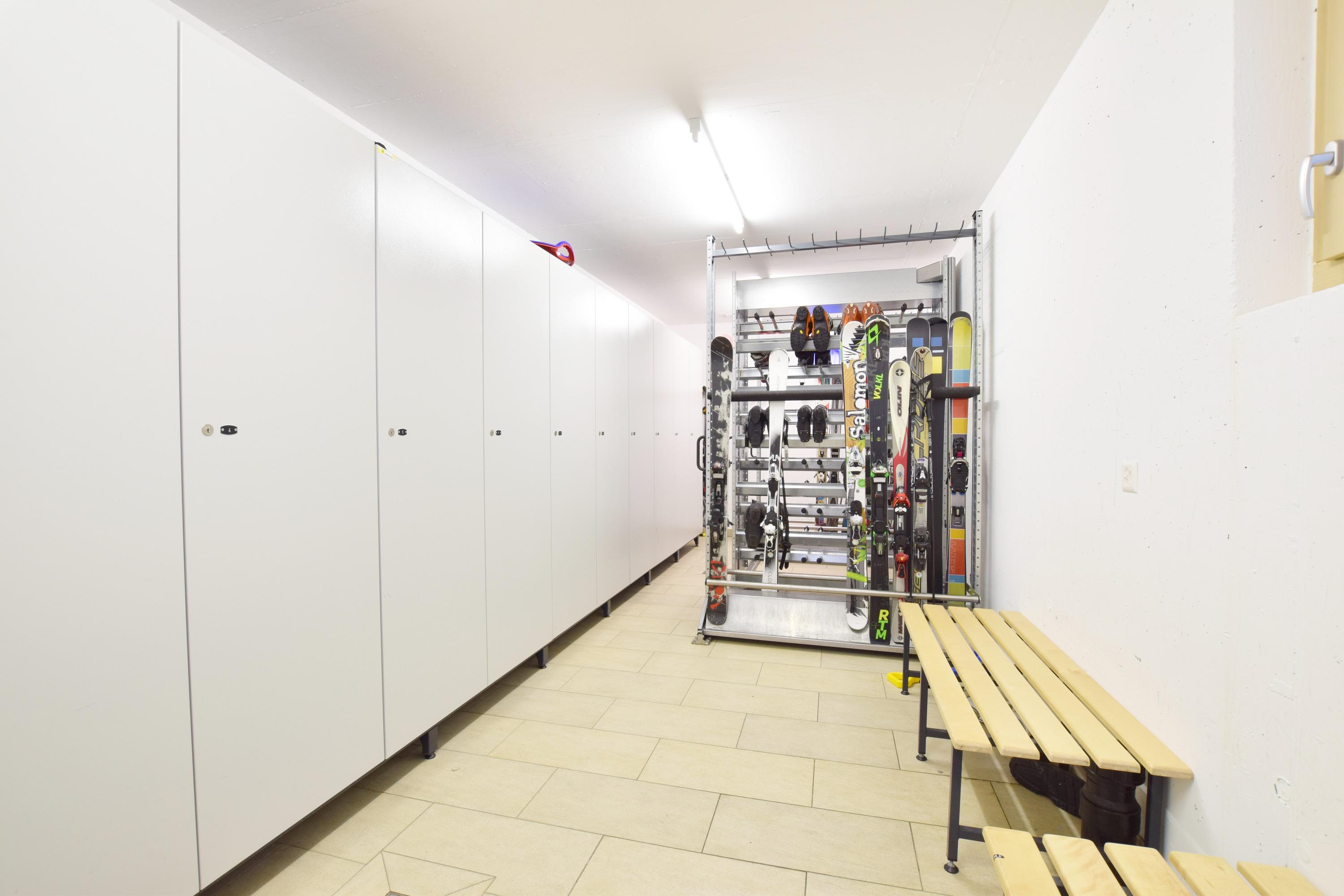 RoyalB26_21 RoyalB26_21