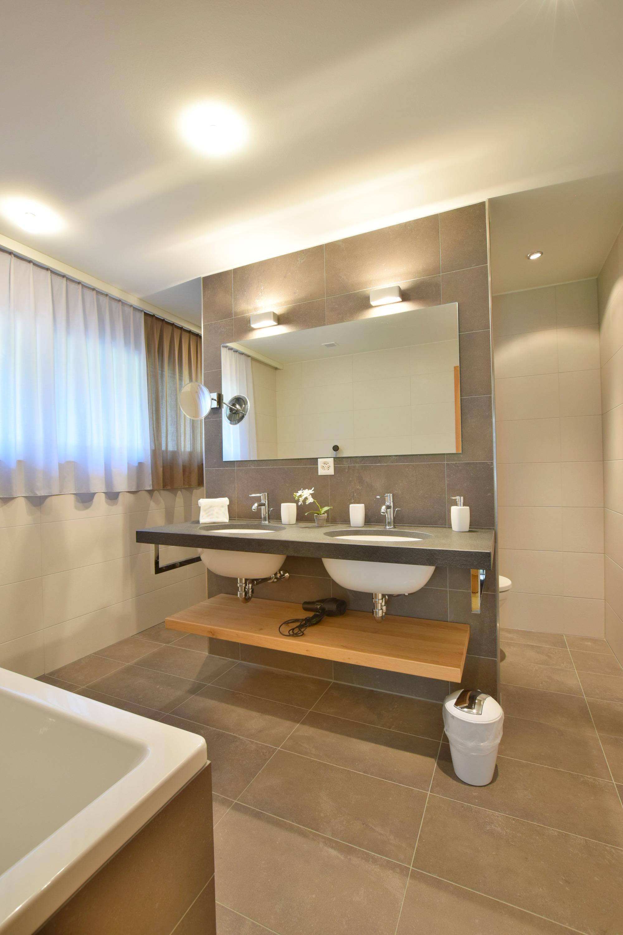 RoyalB26_24 RoyalB26_24